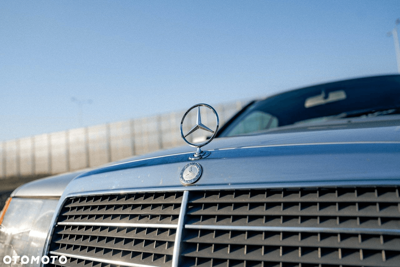 Mercedes-Benz Klasa E zdjęcie 18