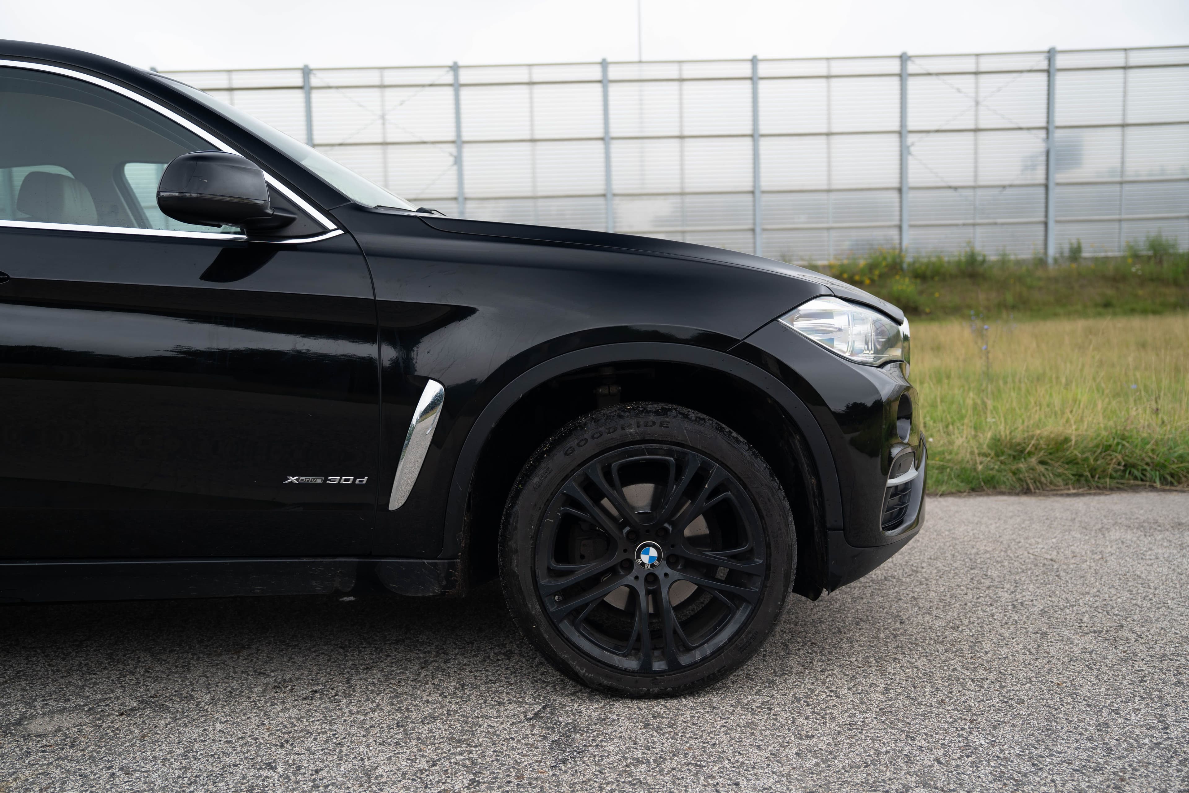 BMW X6 zdjęcie 8