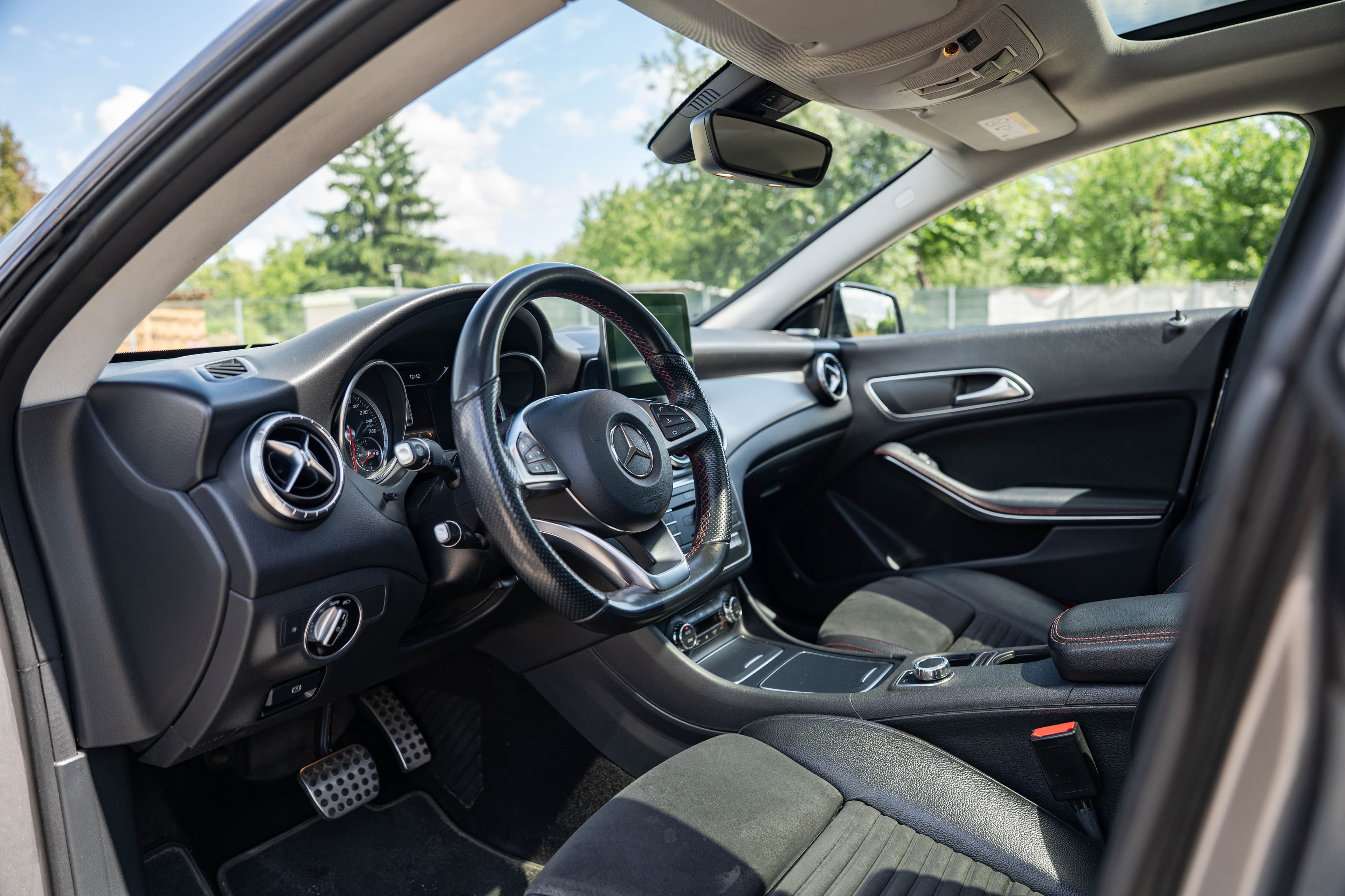 Mercedes-Benz CLA zdjęcie 16
