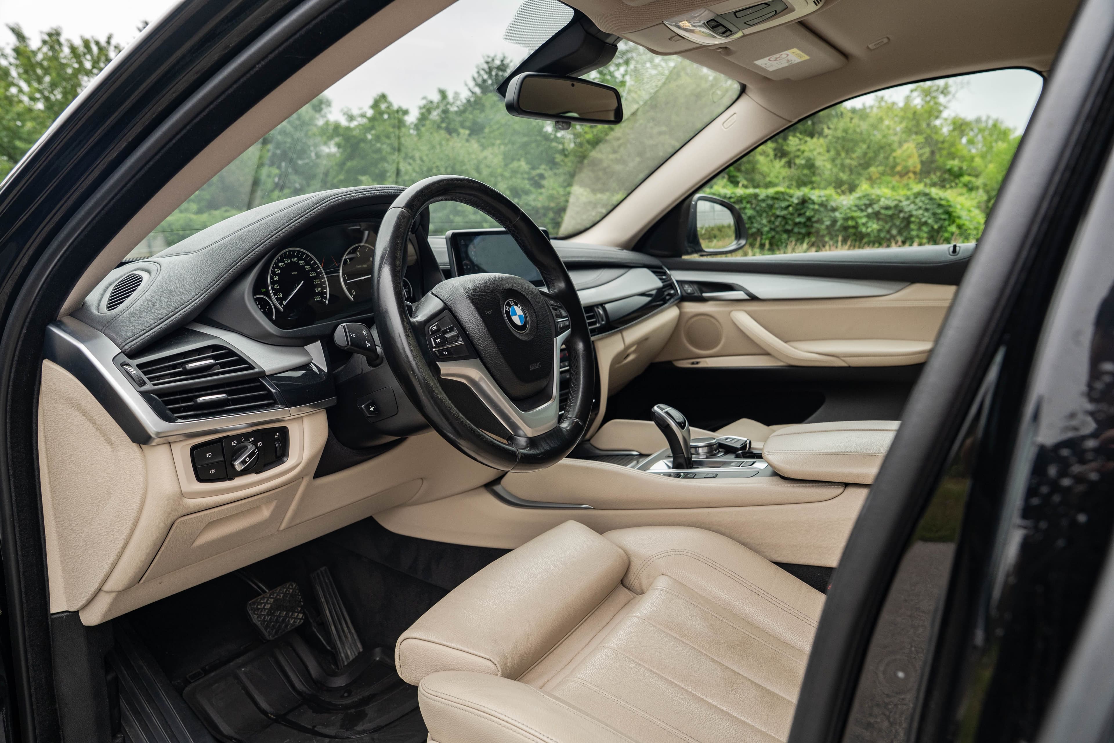 BMW X6 zdjęcie 16