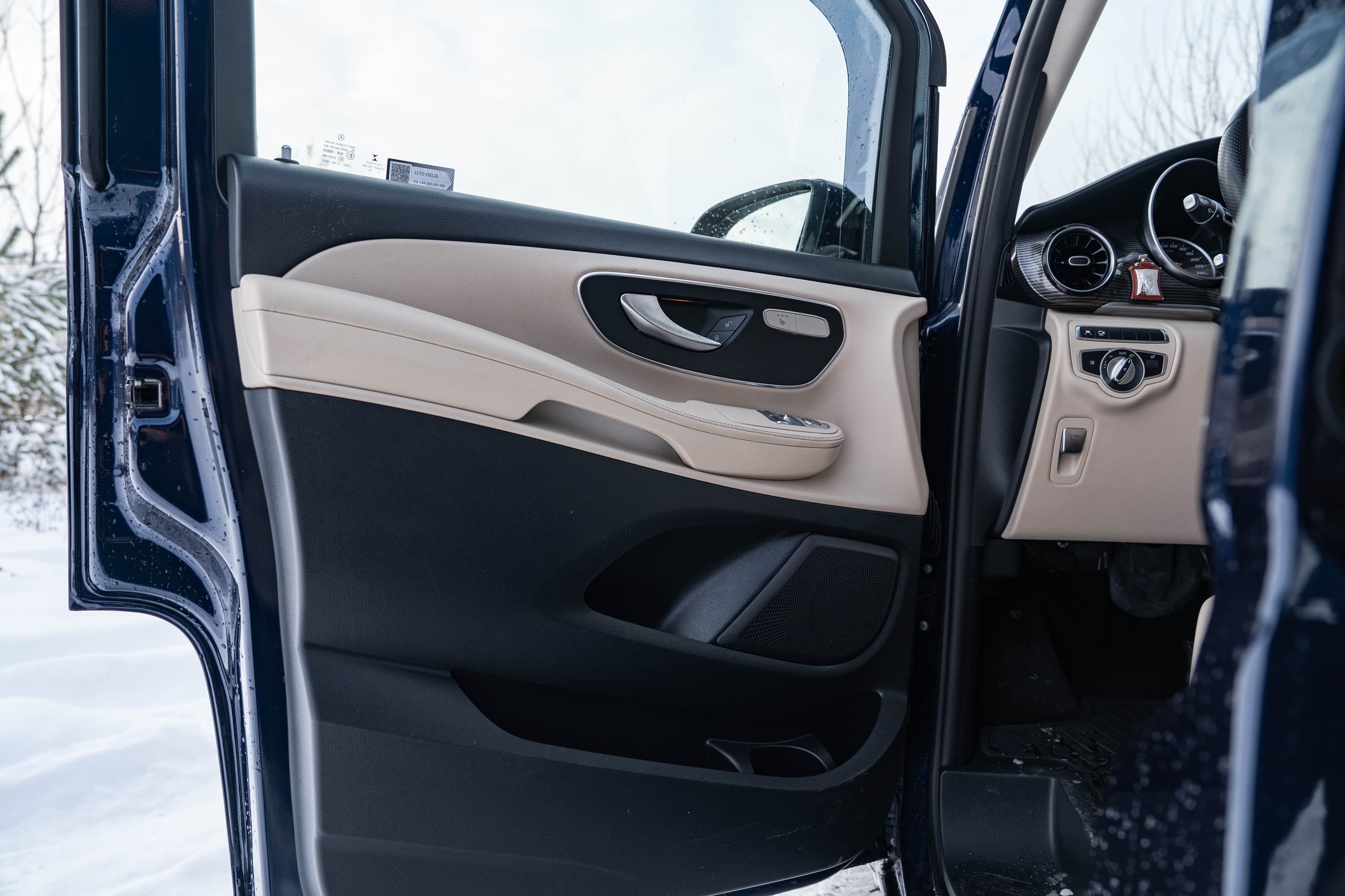 Mercedes-Benz V Klasa zdjęcie 28