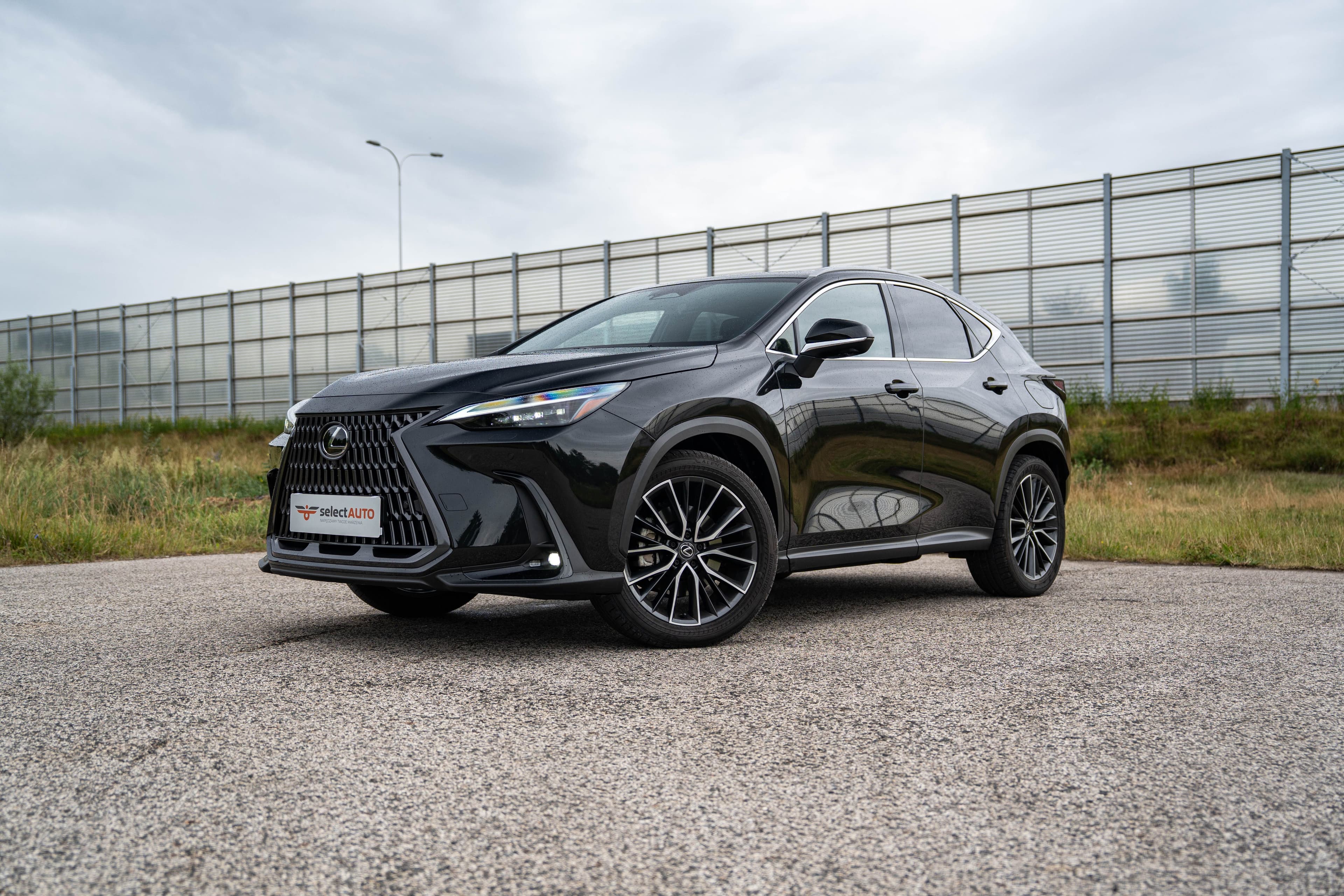 Lexus NX (2023)