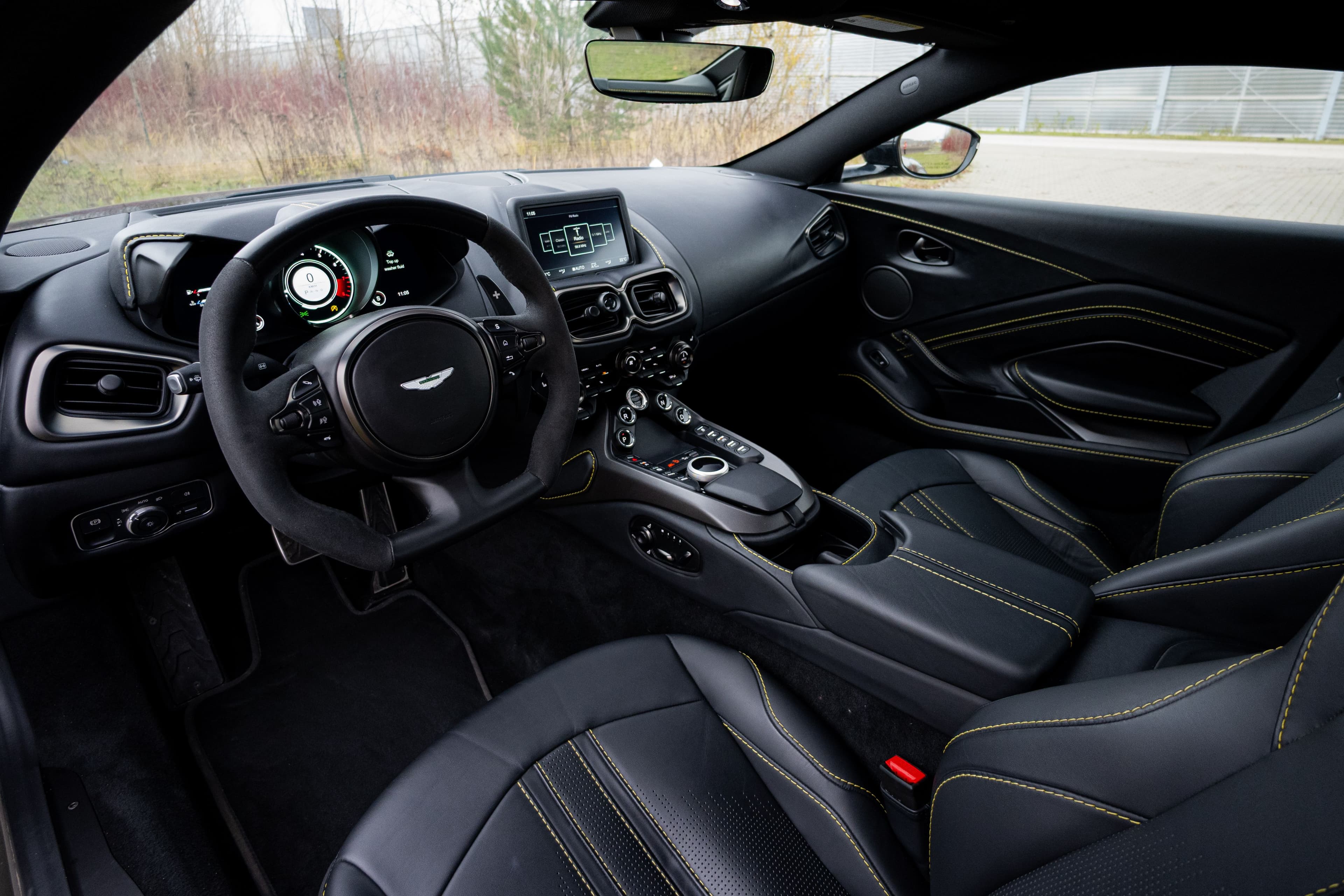 Aston Martin Vantage zdjęcie 16