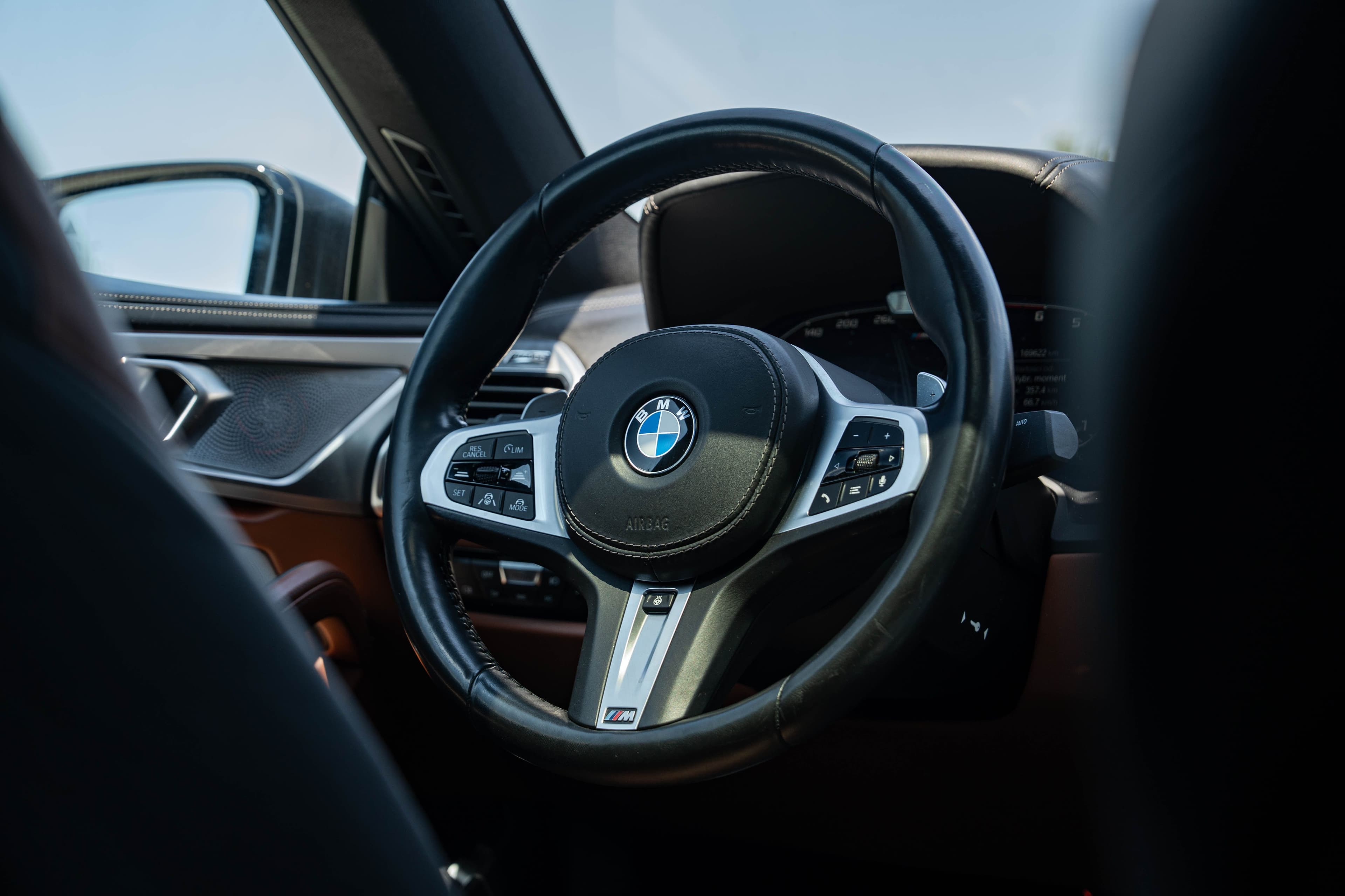 BMW Seria 8 zdjęcie 18