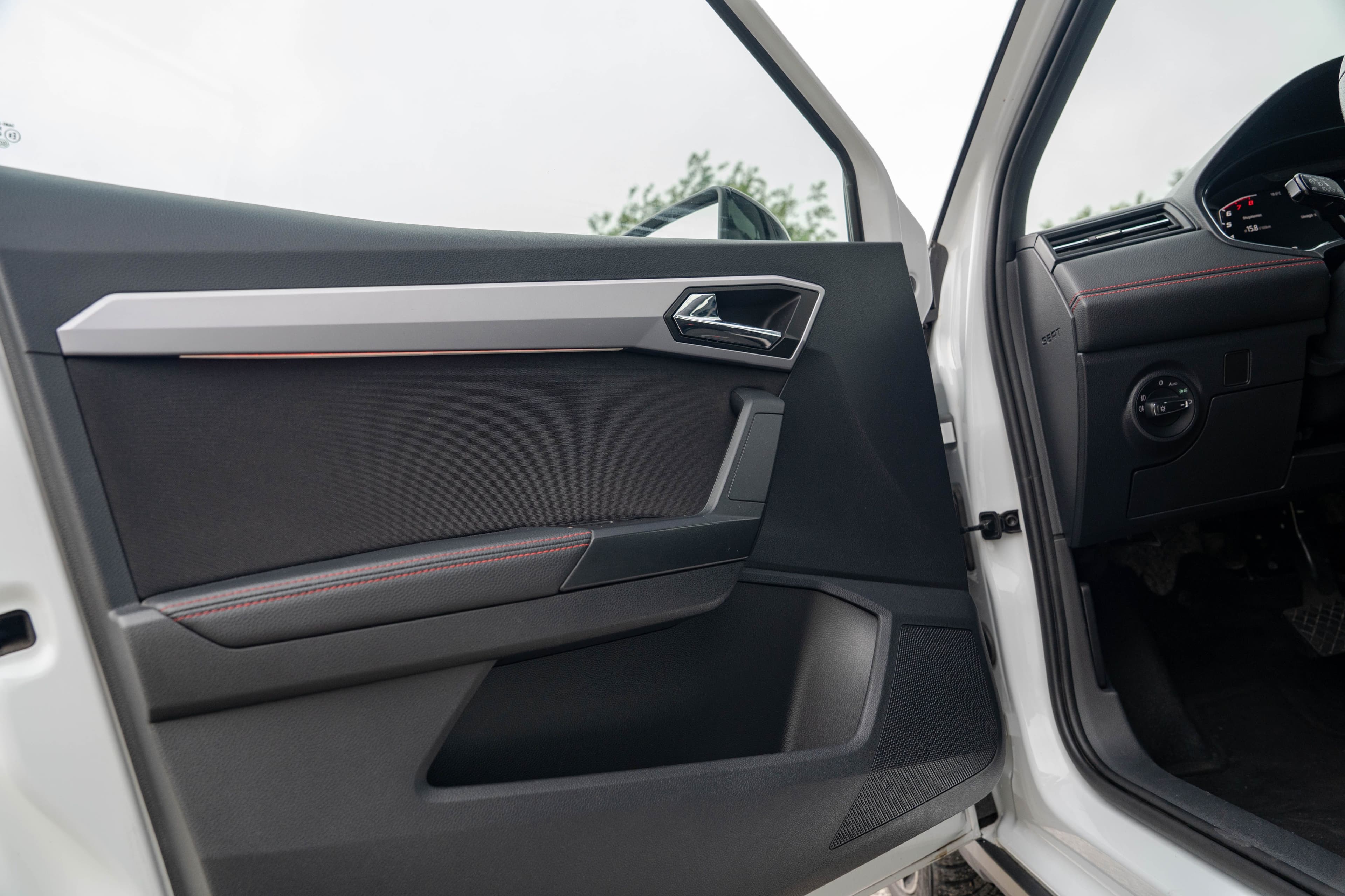 Seat Arona zdjęcie 30