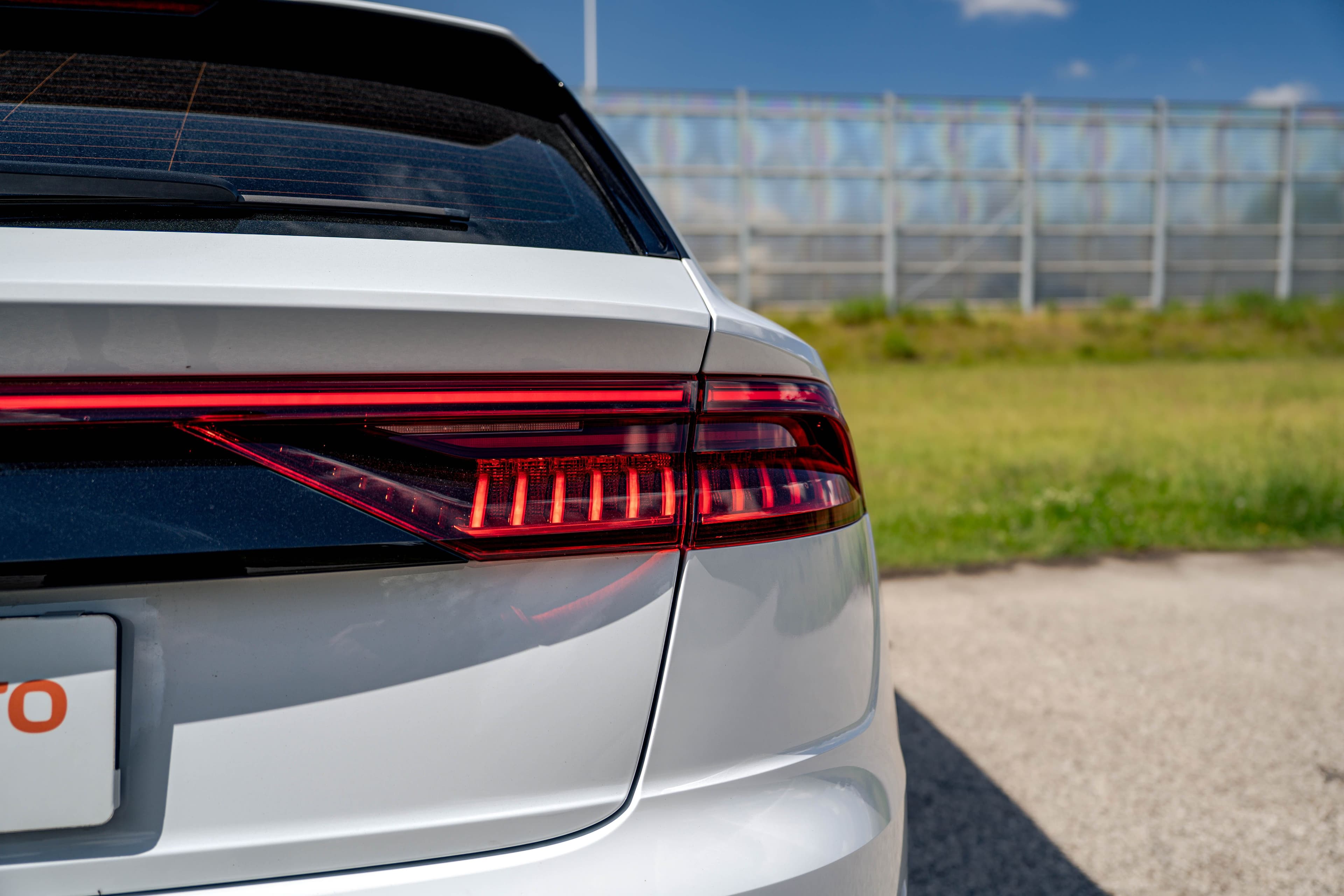 Audi SQ8 zdjęcie 14