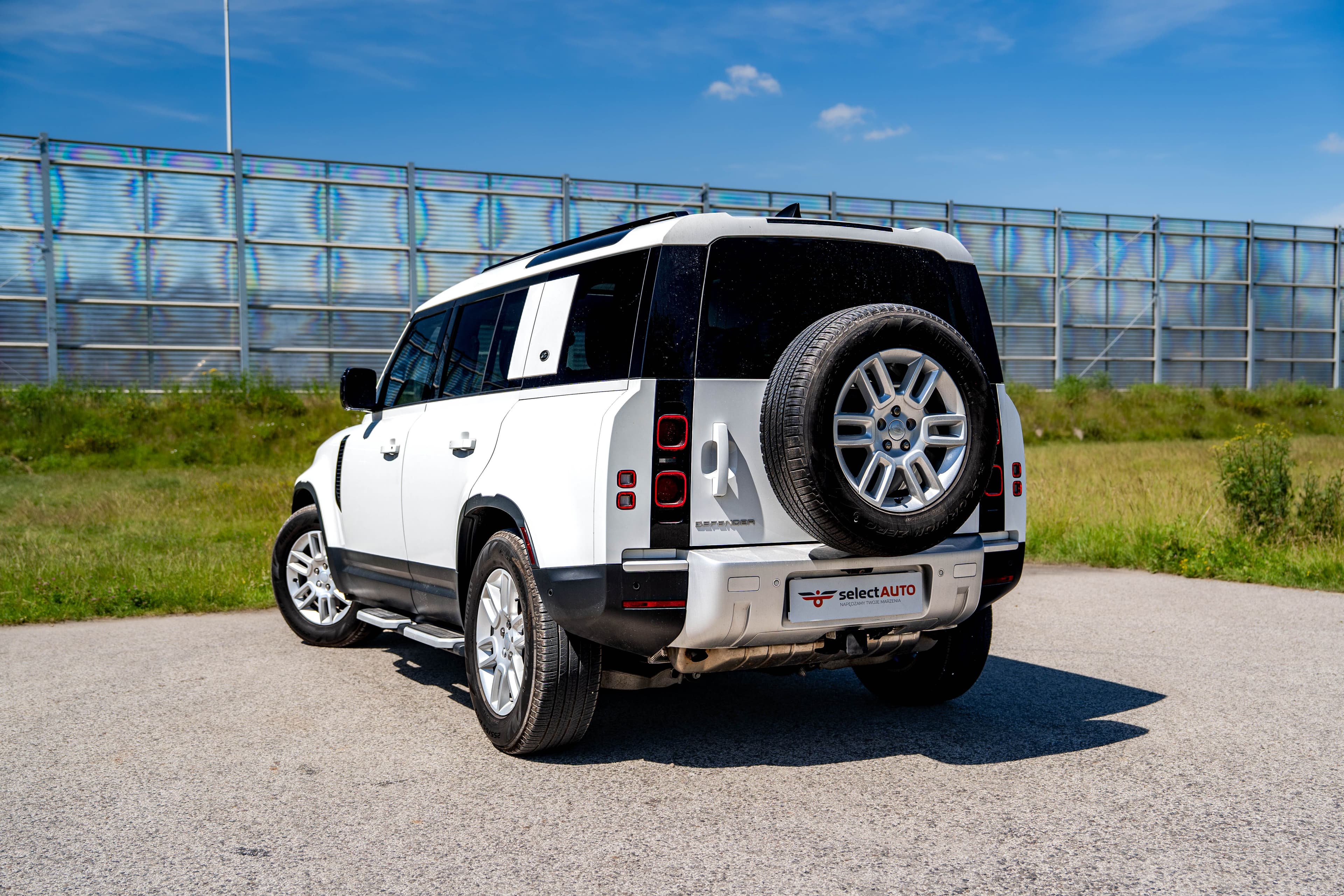 Land Rover Defender (2023) — zdjęcie 4