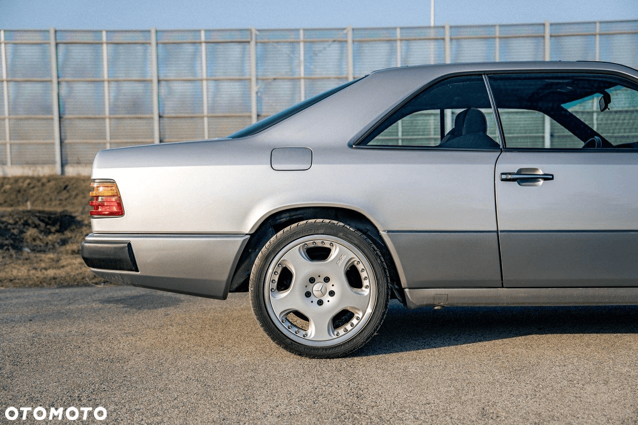 Mercedes-Benz Klasa E zdjęcie 7