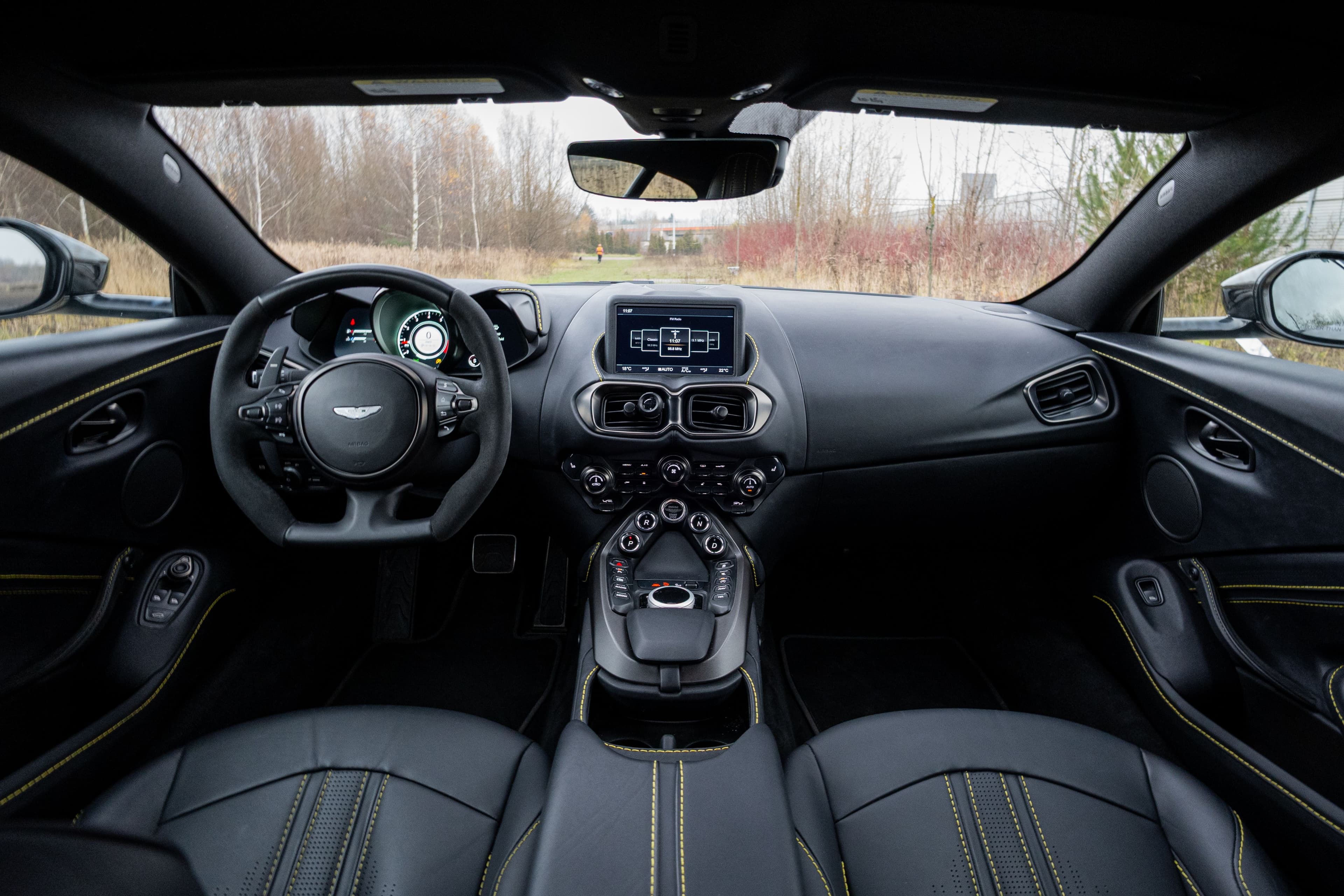 Aston Martin Vantage zdjęcie 19