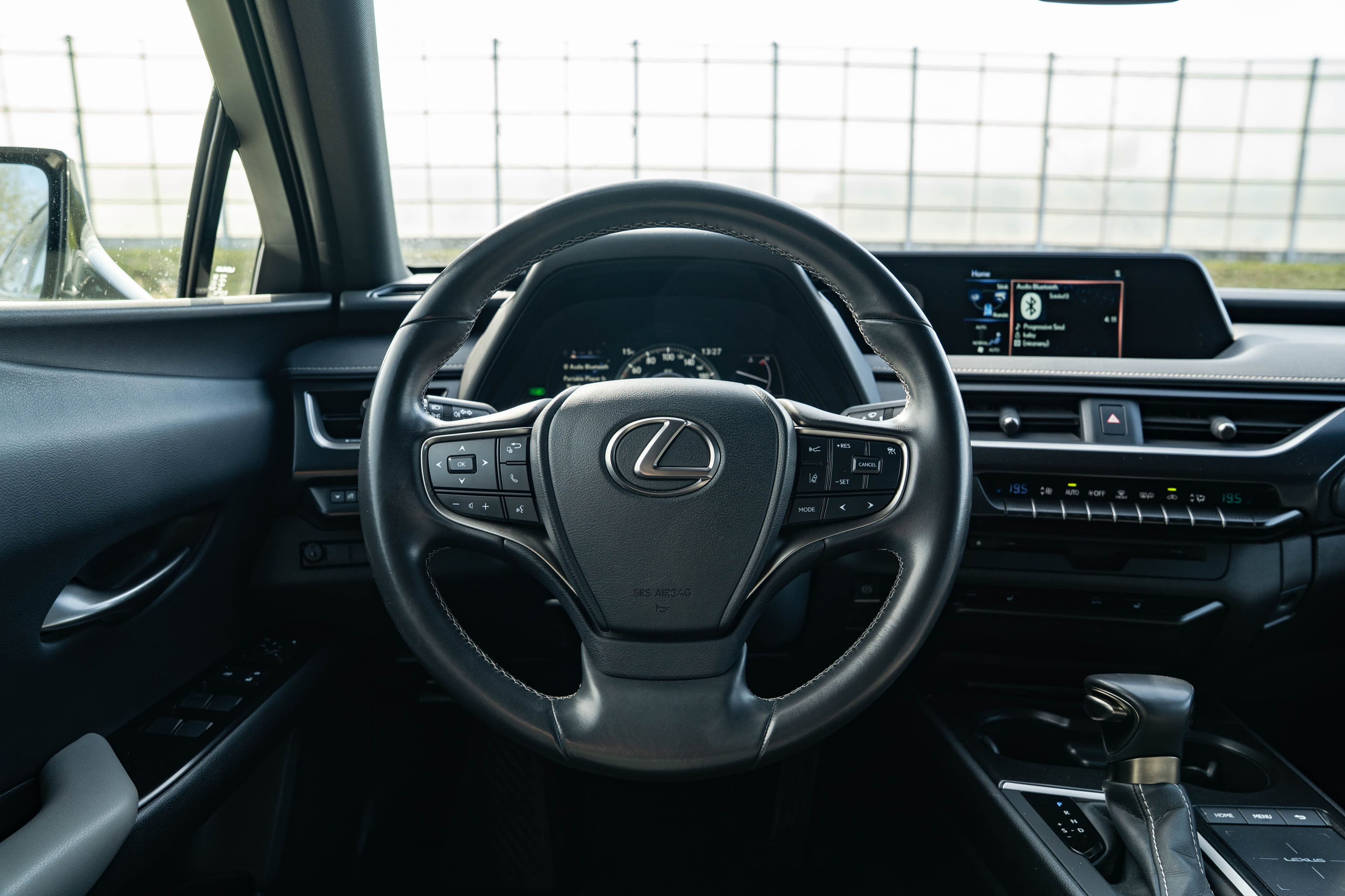 Lexus UX zdjęcie 18