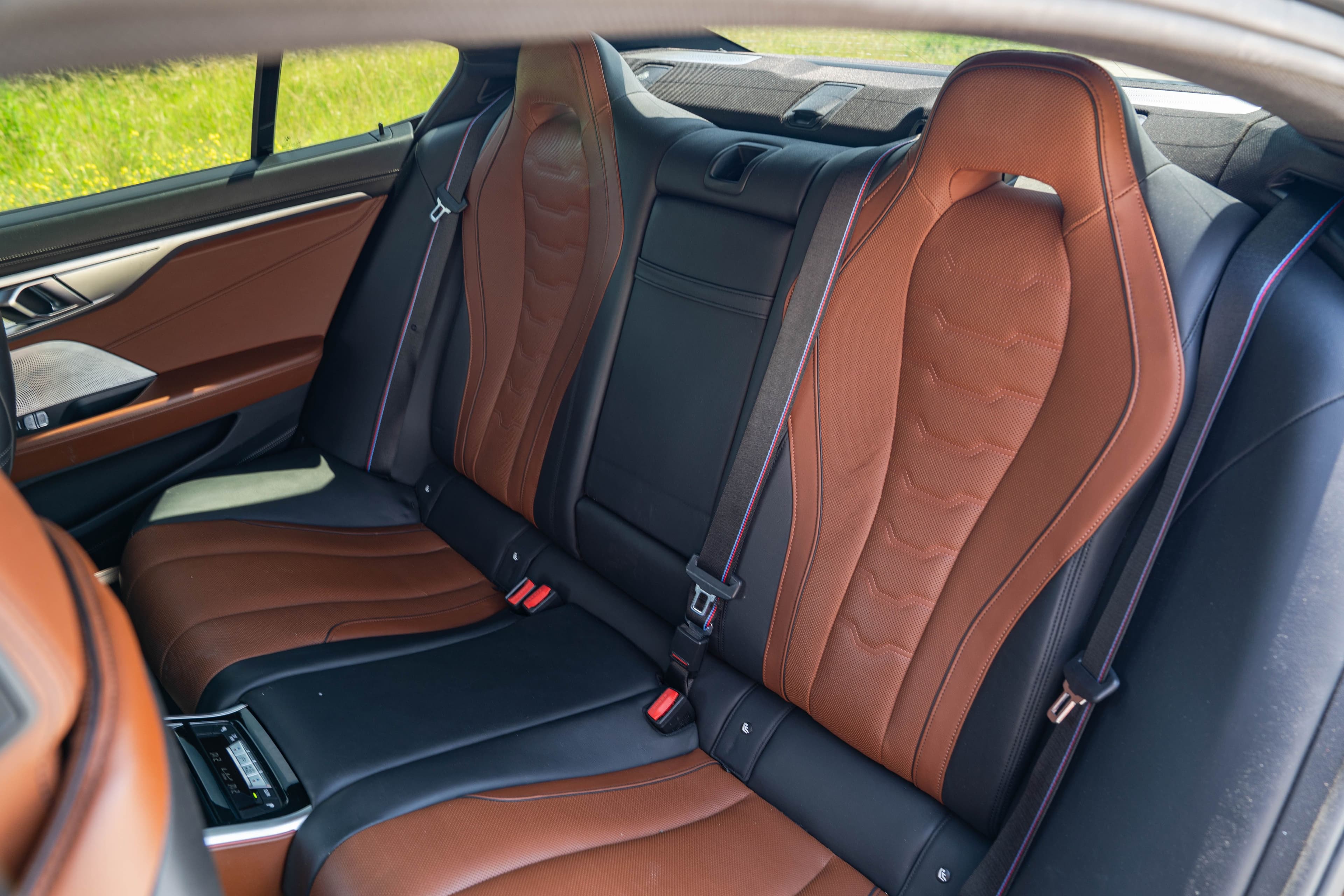 BMW Seria 8 zdjęcie 25