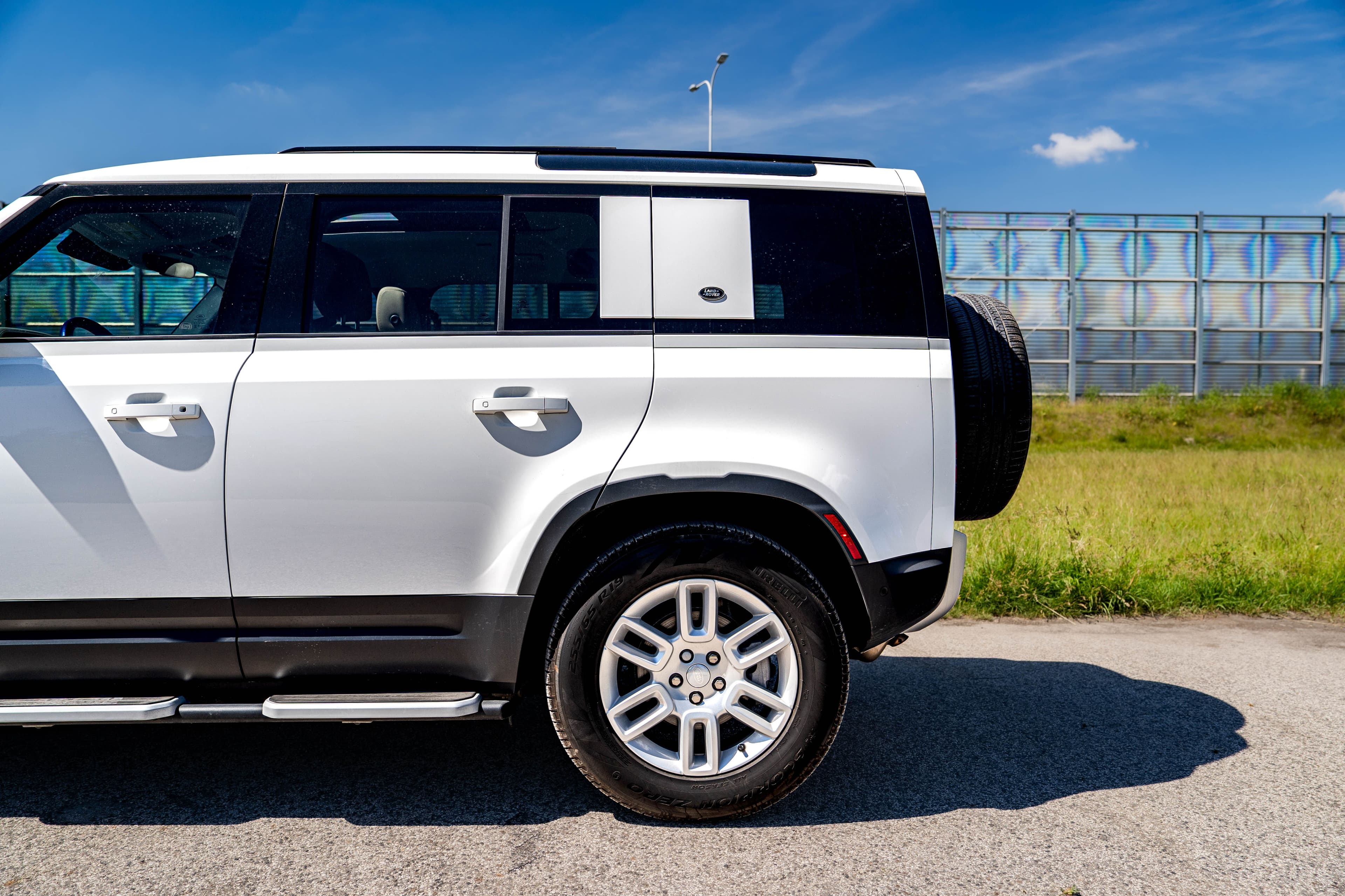 Land Rover Defender zdjęcie 12