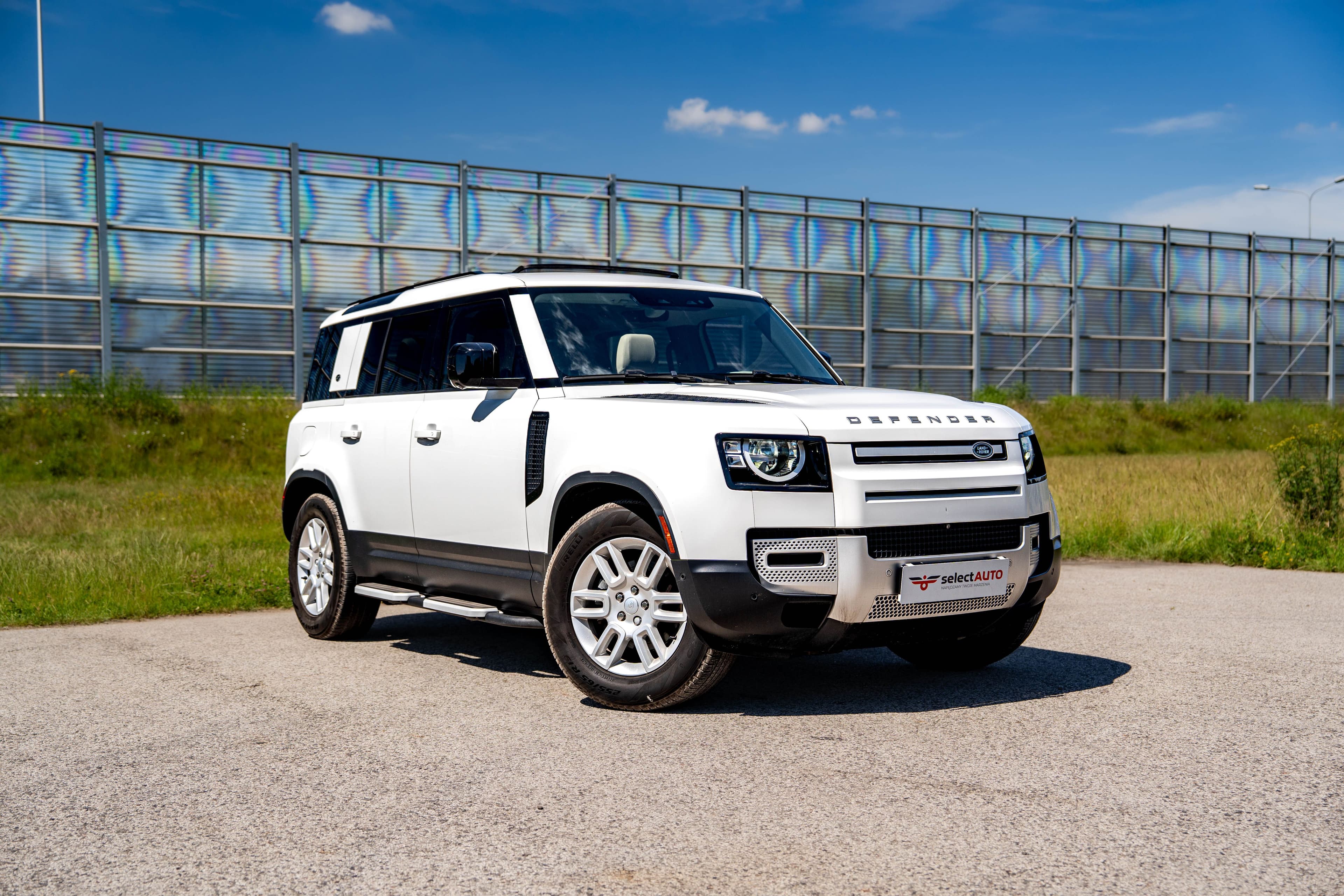 Land Rover Defender (2023) — zdjęcie 3
