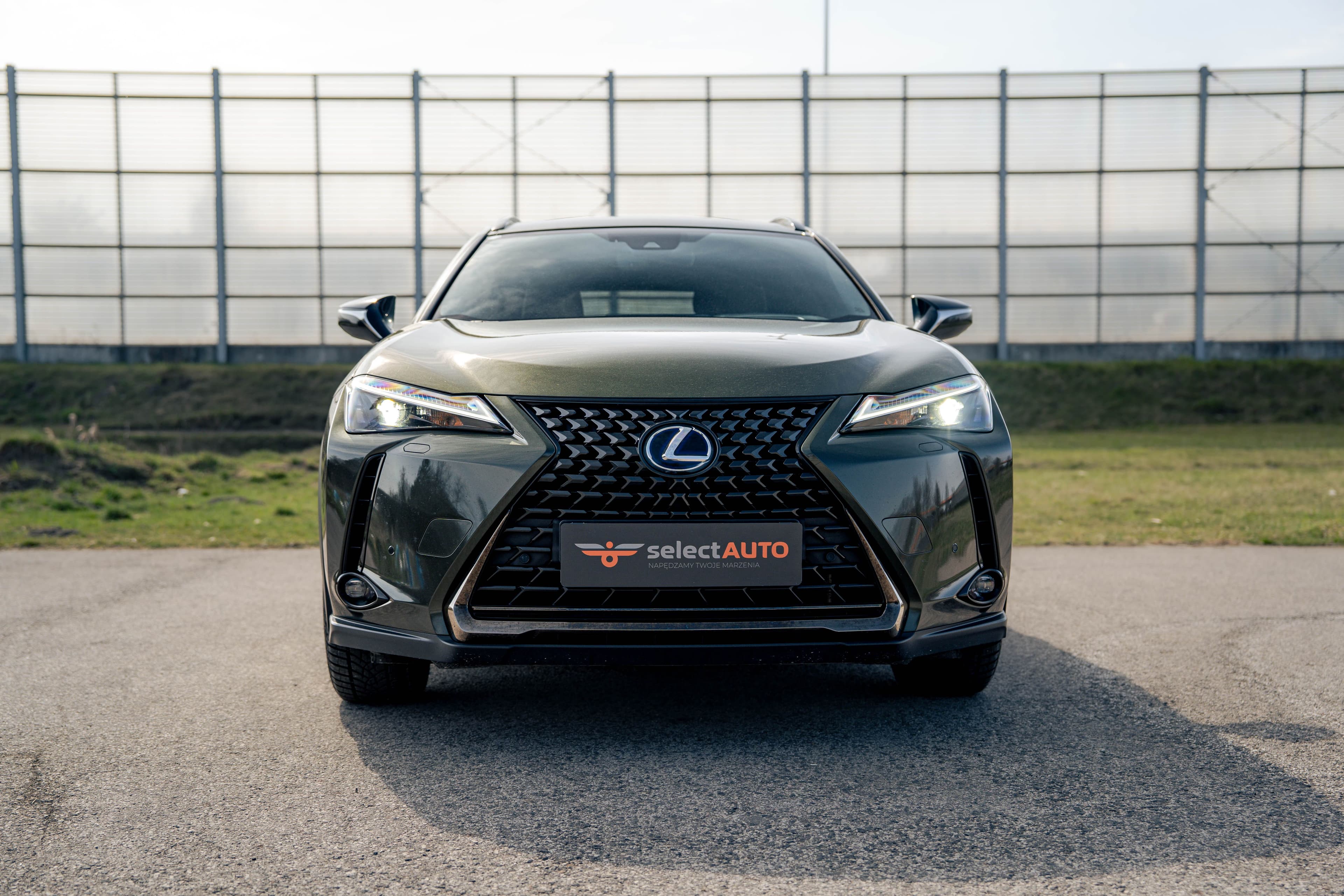 Lexus UX zdjęcie 2