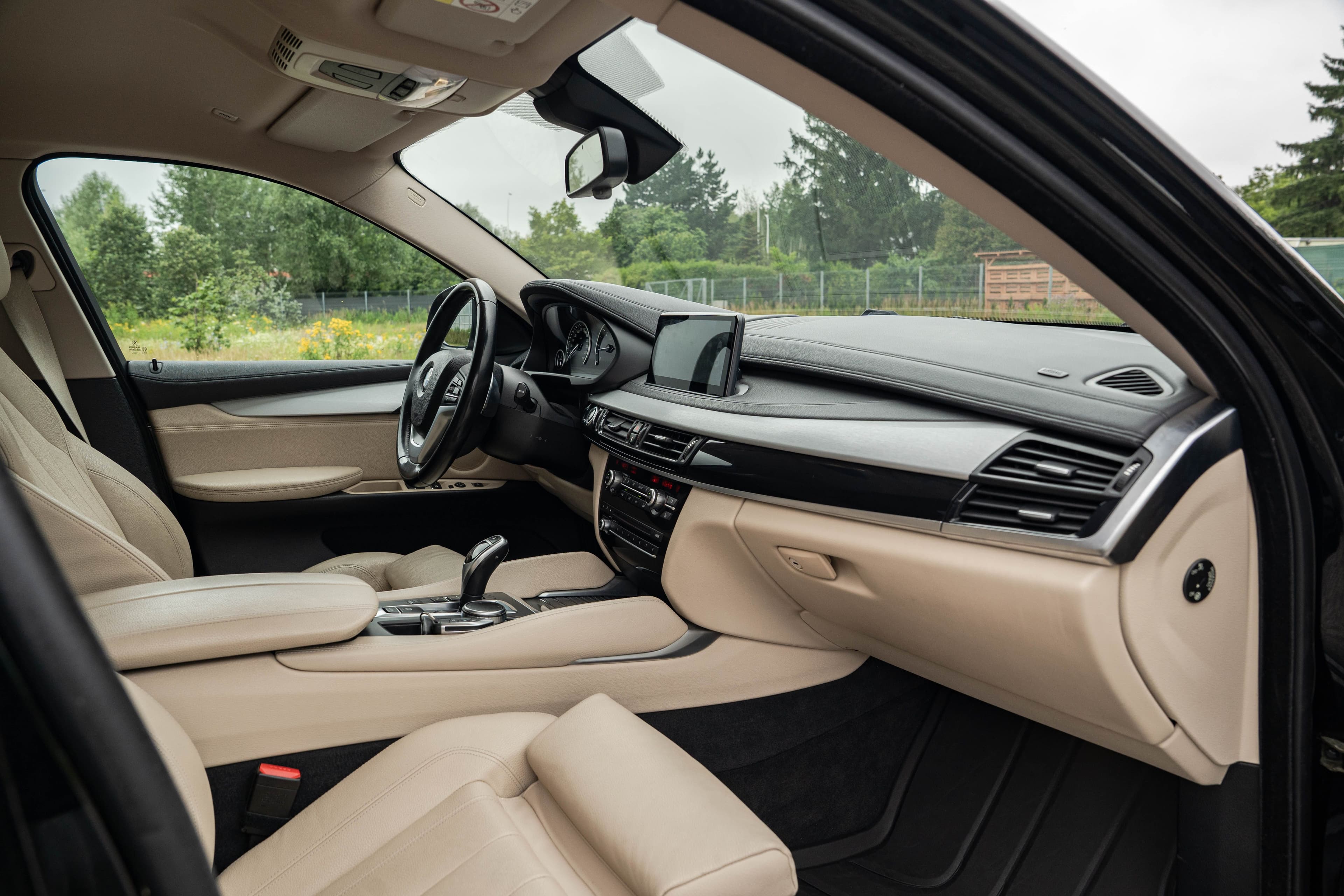 BMW X6 zdjęcie 22
