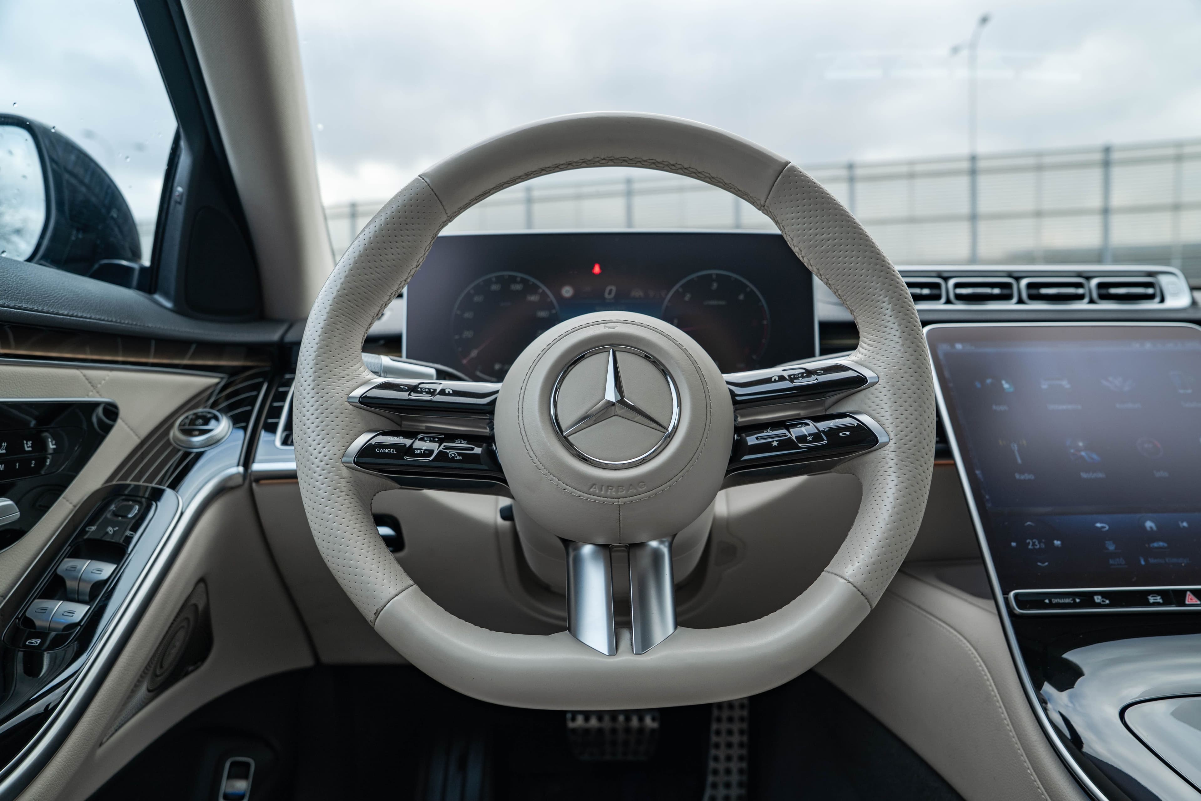 Mercedes-Benz Klasa S zdjęcie 19