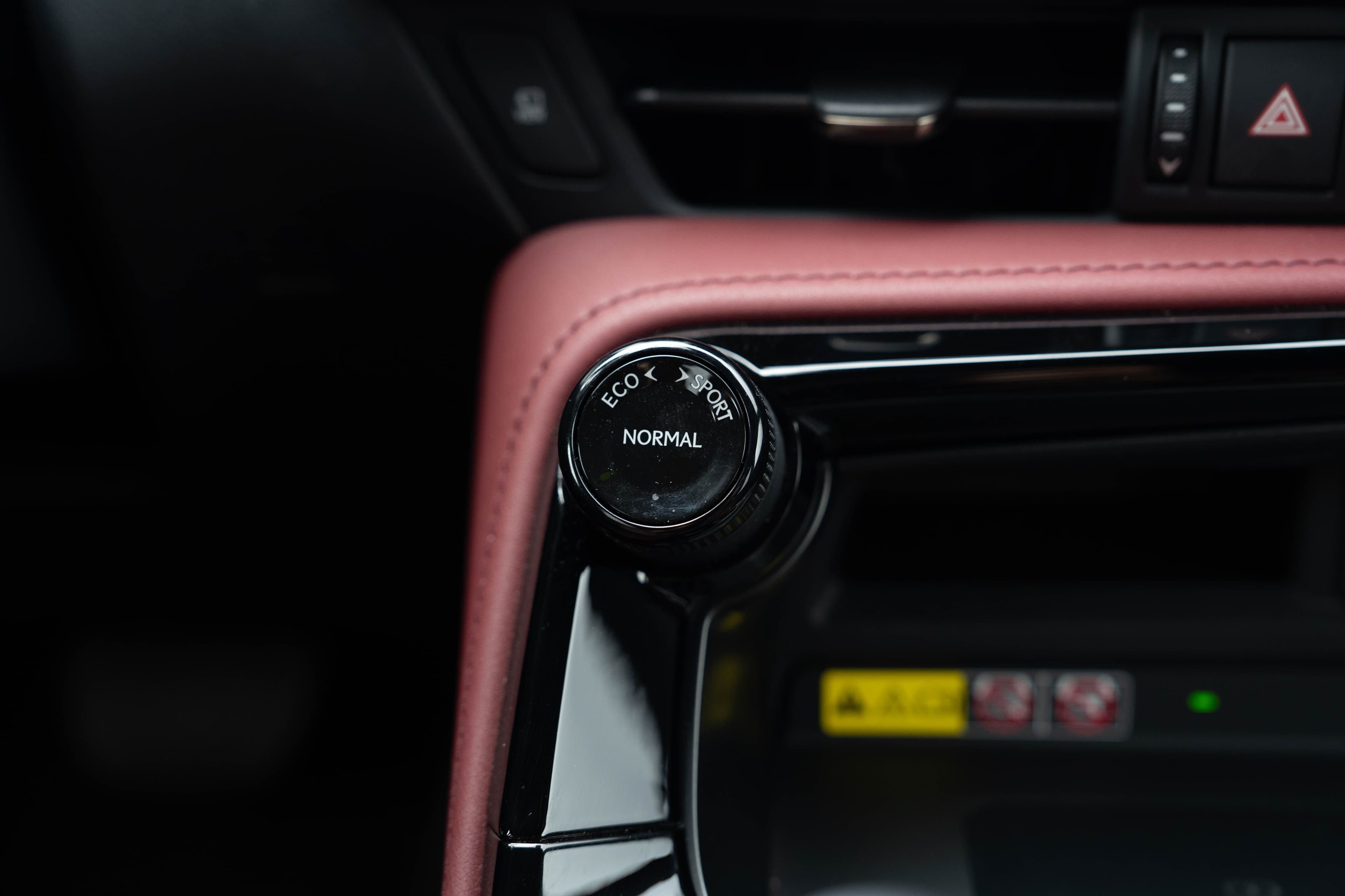 Lexus NX zdjęcie 21