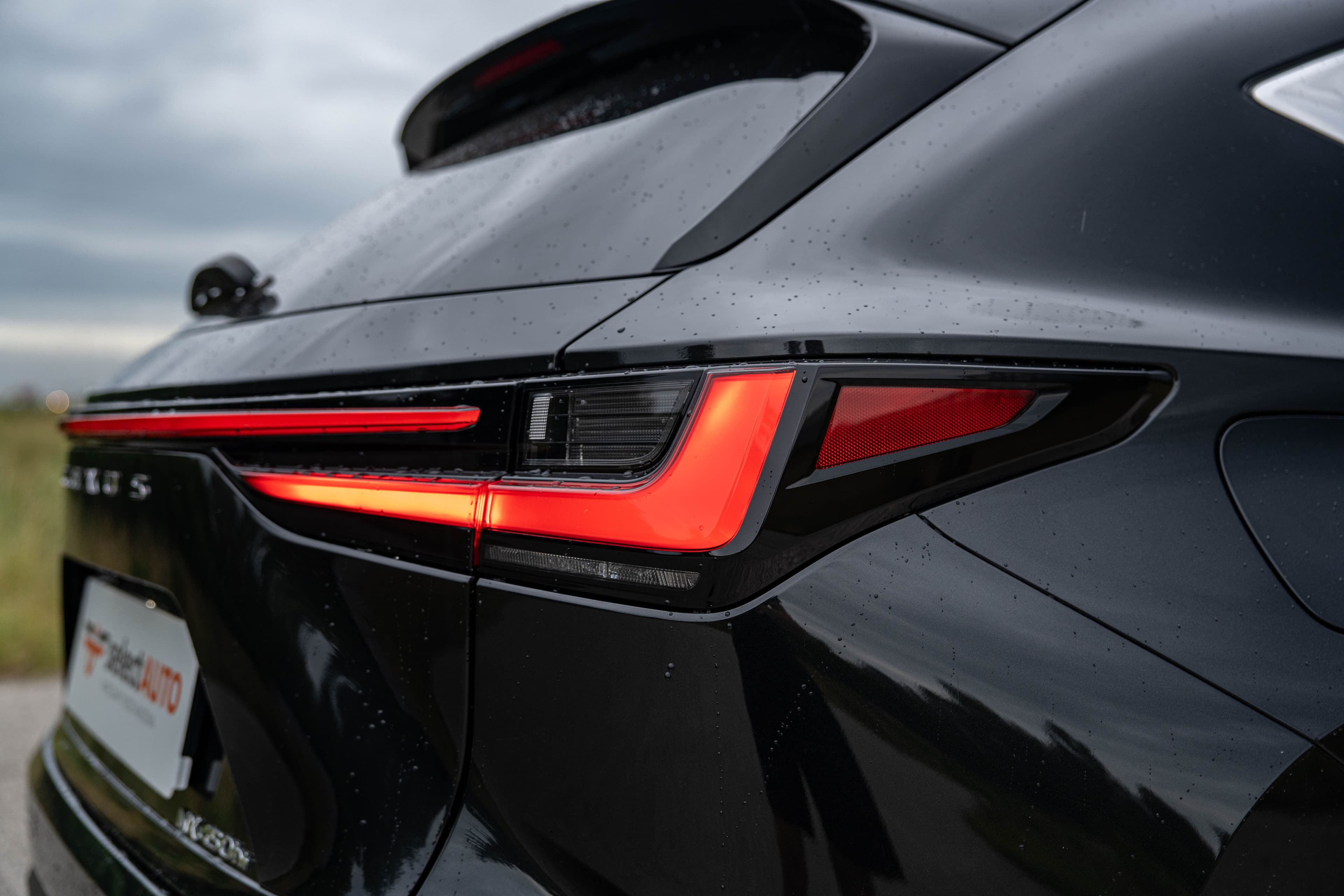 Lexus NX zdjęcie 15