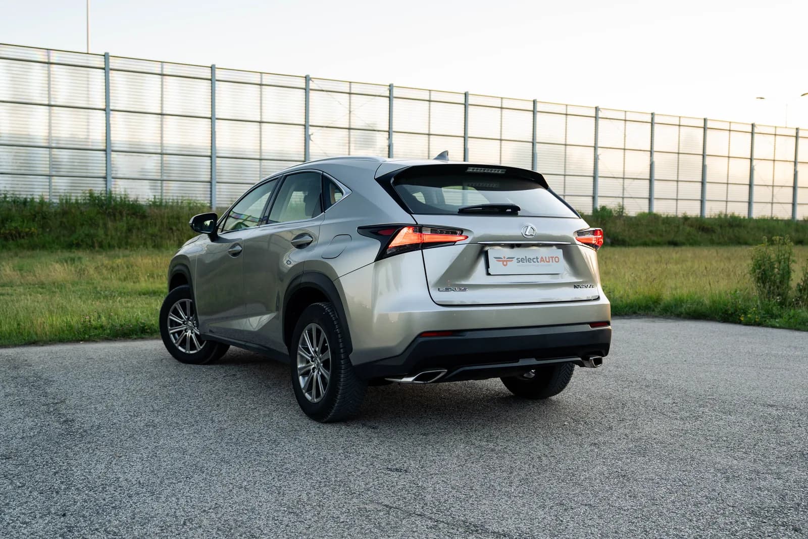 Lexus NX zdjęcie 4