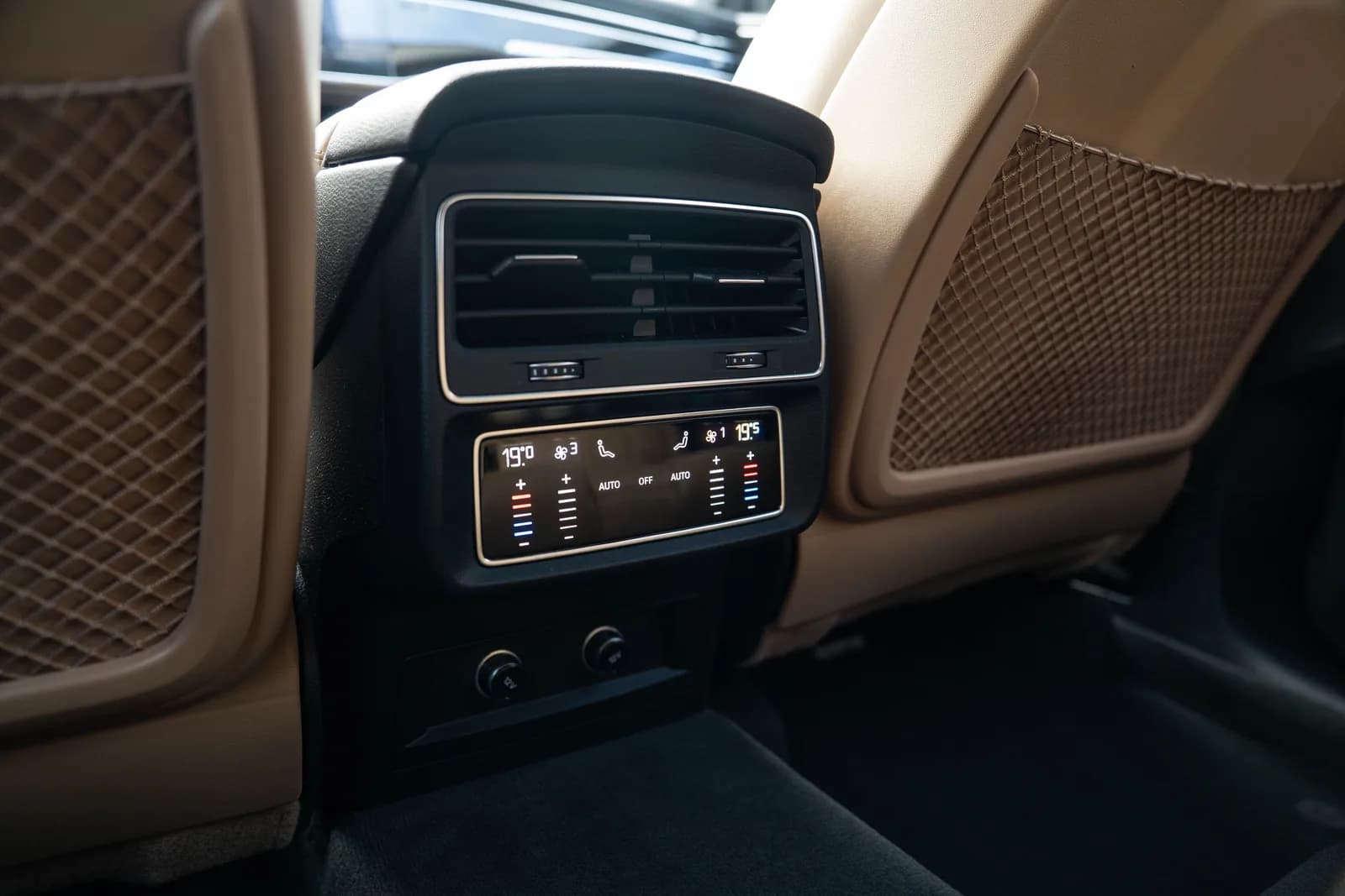 Audi Q8 zdjęcie 26