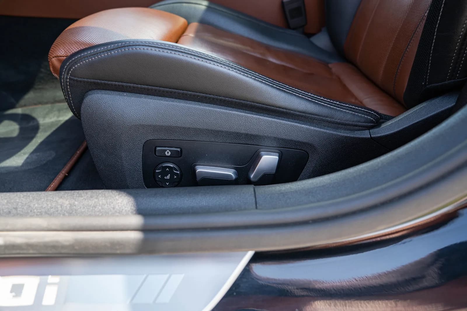 BMW Seria 8 zdjęcie 27
