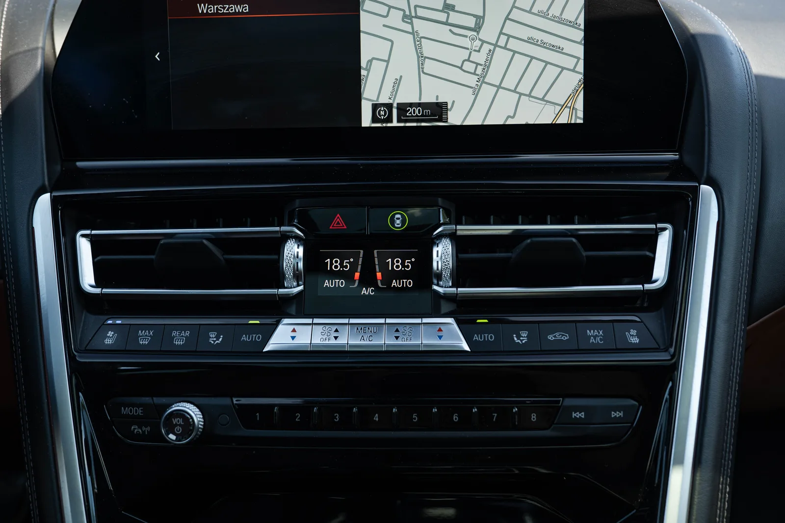 BMW Seria 8 zdjęcie 19