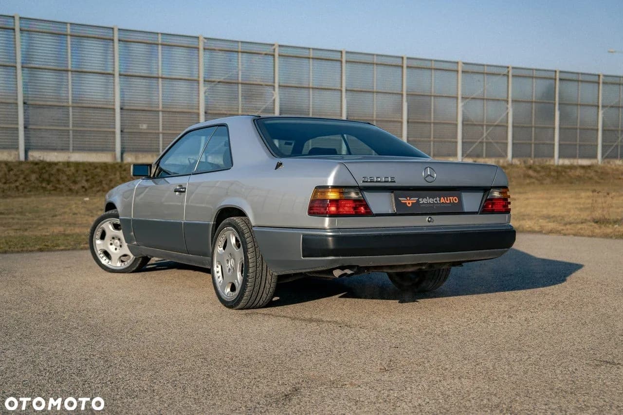 Mercedes-Benz Klasa E zdjęcie 4