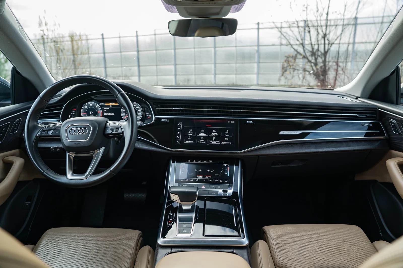 Audi Q8 zdjęcie 18