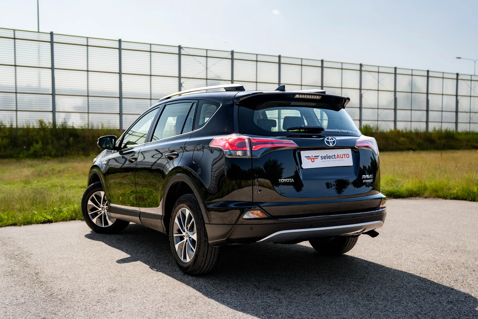 Toyota RAV4 (2018) — zdjęcie 4