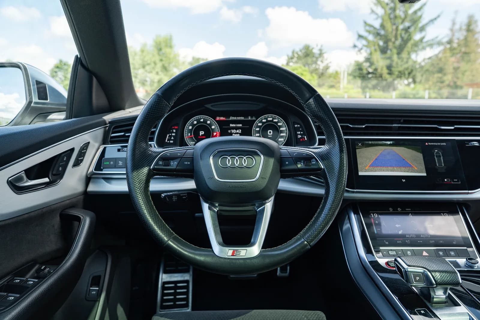 Audi SQ8 zdjęcie 17