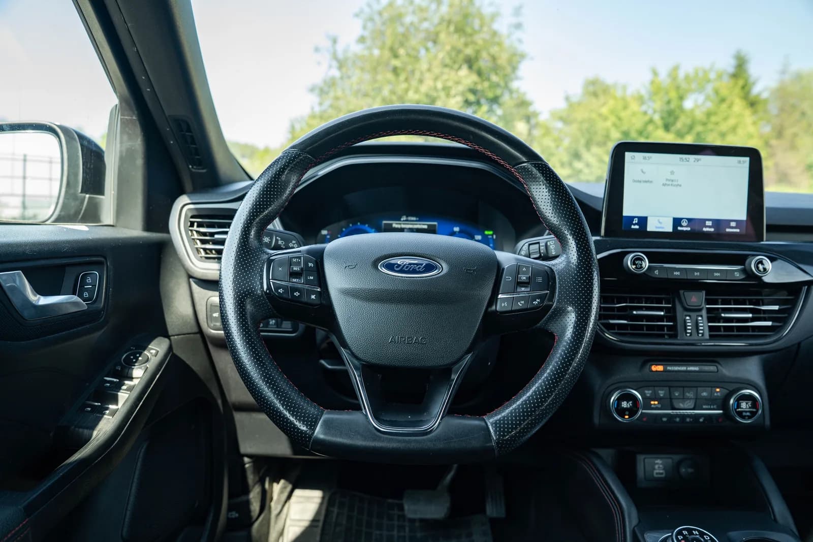 Ford Kuga zdjęcie 17