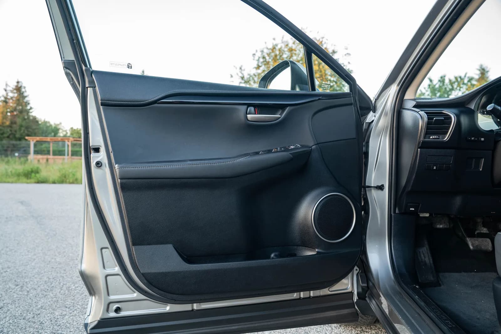 Lexus NX zdjęcie 27