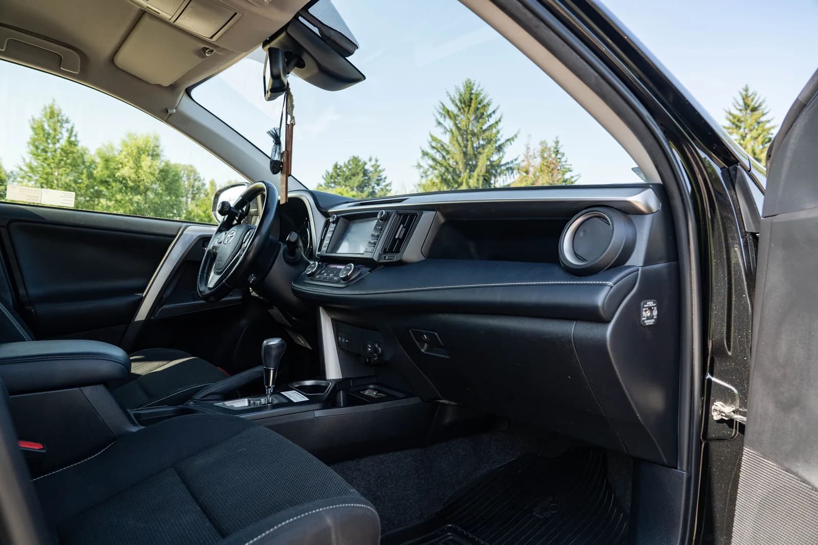 Toyota RAV4 zdjęcie 22