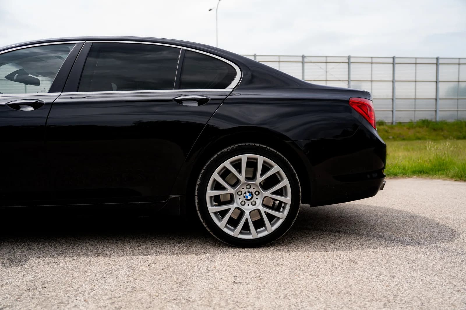 BMW Seria 7 zdjęcie 12