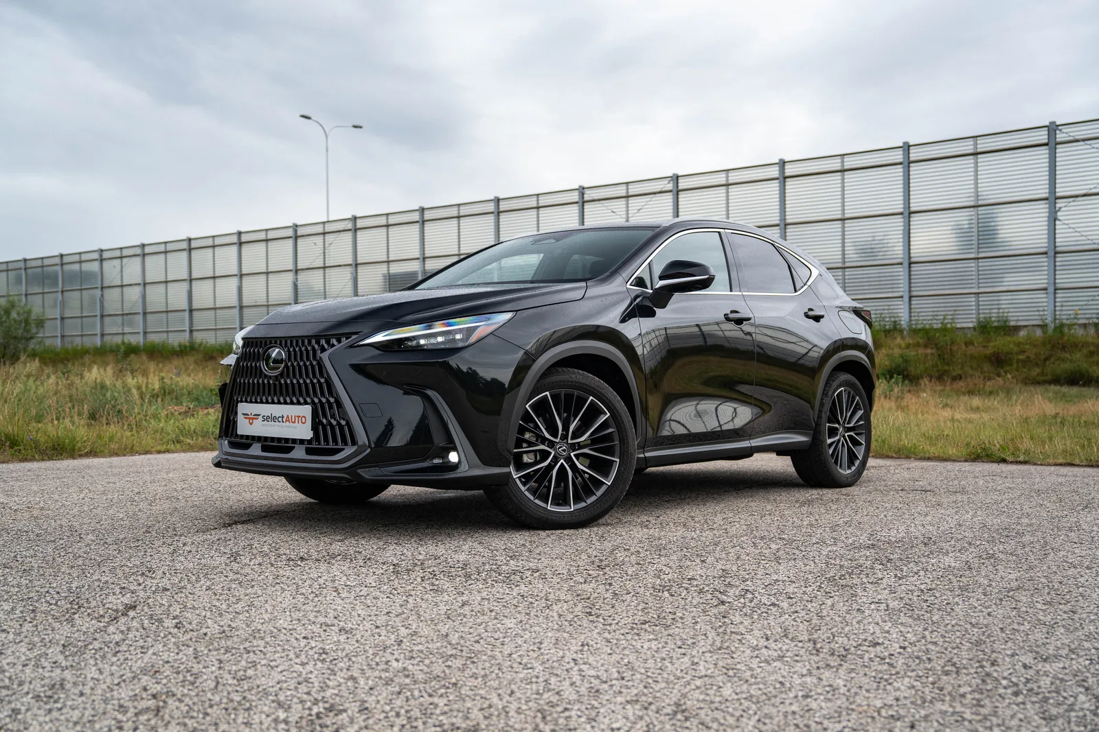 Lexus NX (2023)