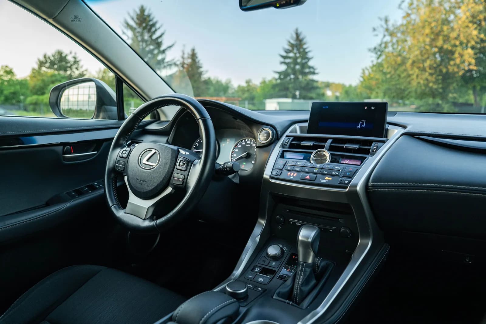 Lexus NX zdjęcie 19
