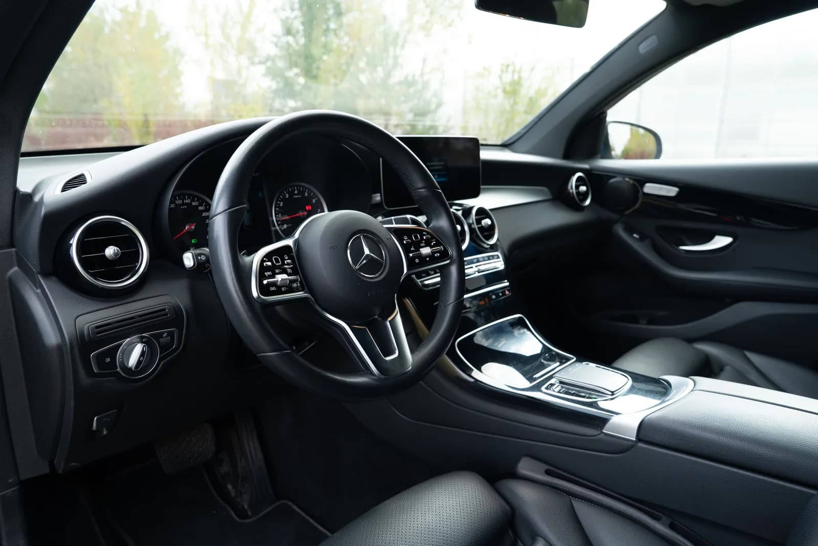 Mercedes-Benz GLC zdjęcie 15