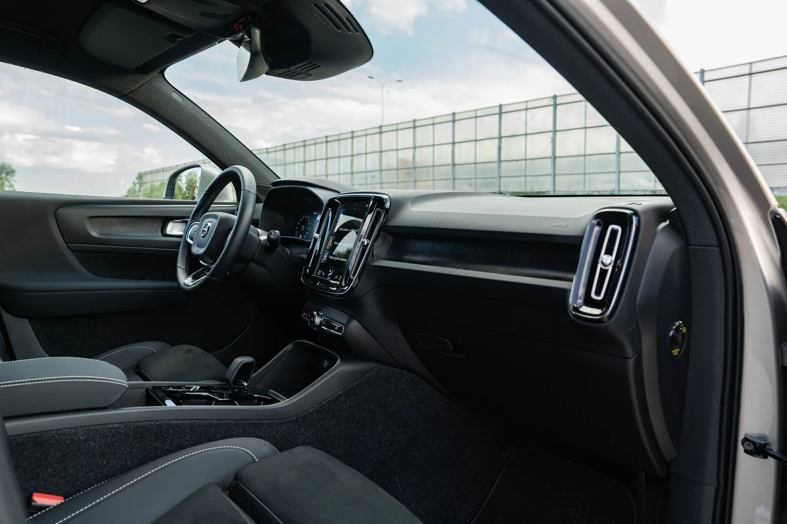 Volvo XC 40 zdjęcie 21