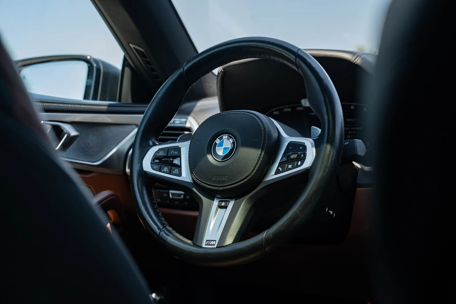 BMW Seria 8 zdjęcie 18