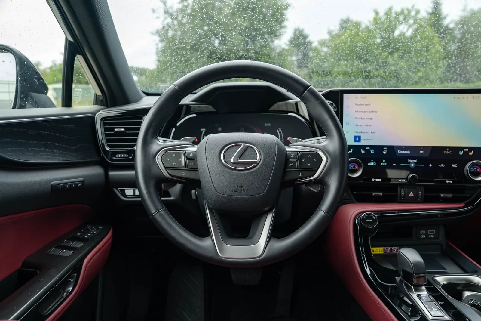 Lexus NX zdjęcie 18