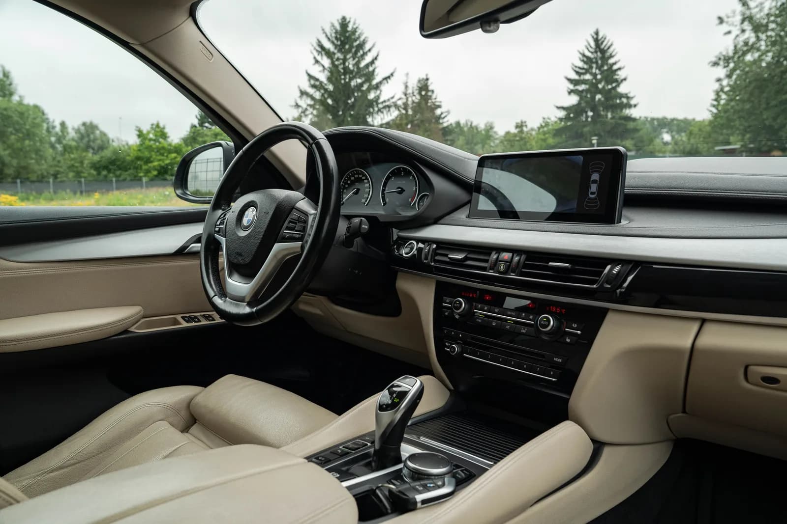 BMW X6 zdjęcie 21