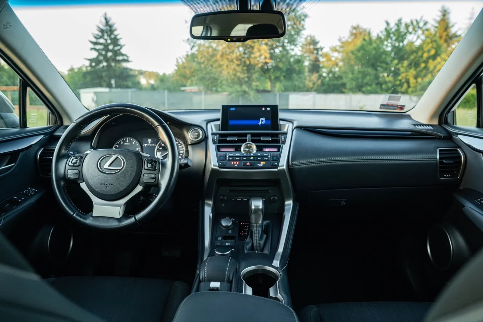 Lexus NX zdjęcie 18