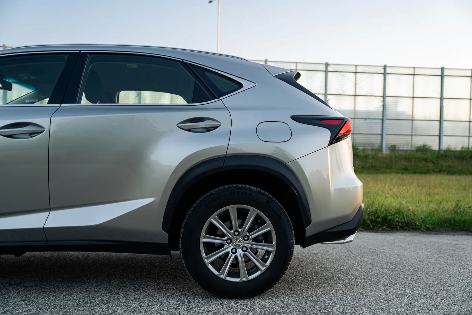 Lexus NX zdjęcie 12