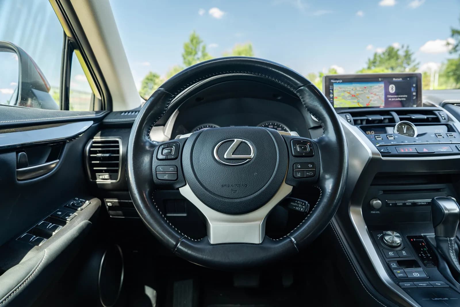 Lexus NX zdjęcie 20