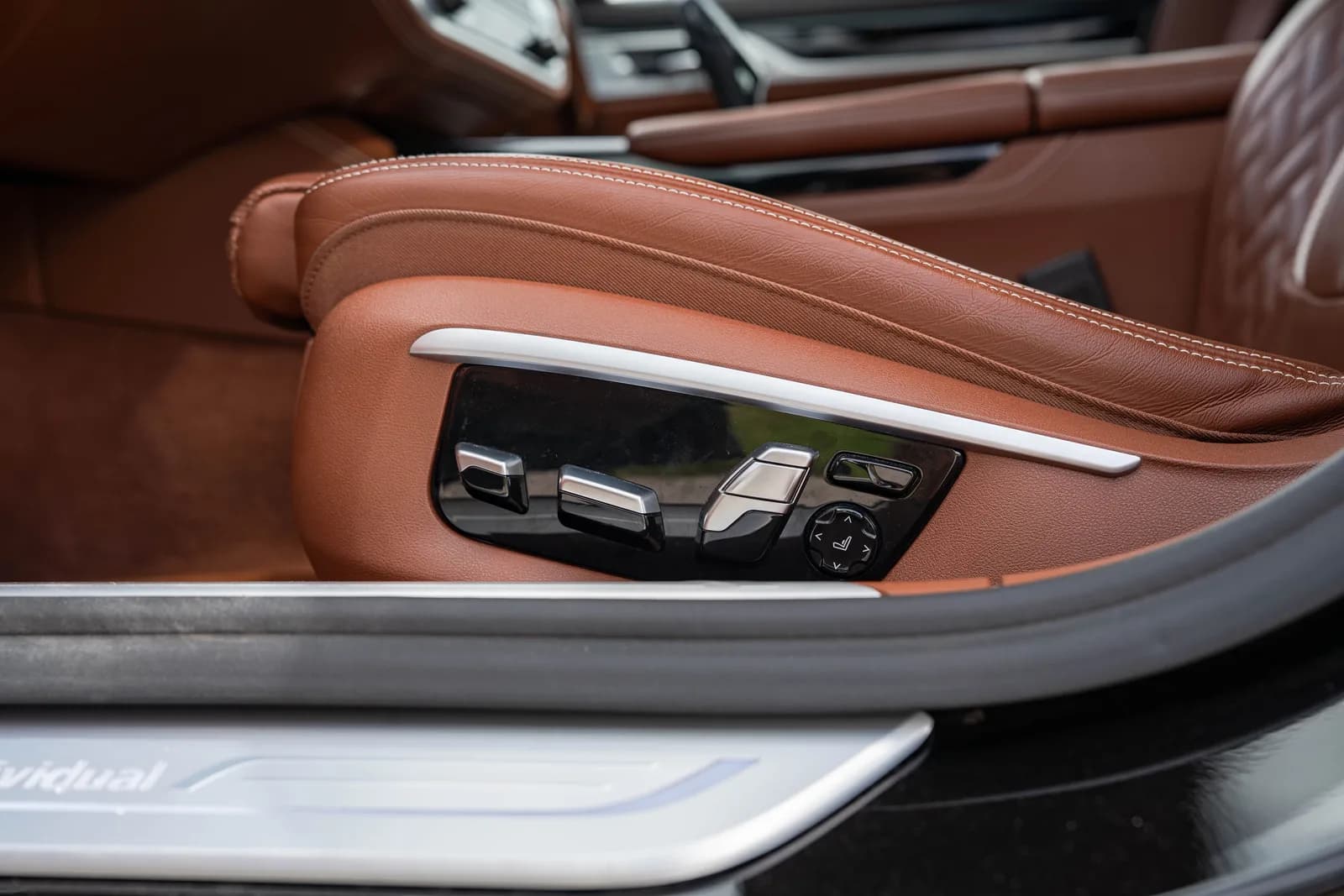 BMW Seria 7 zdjęcie 39