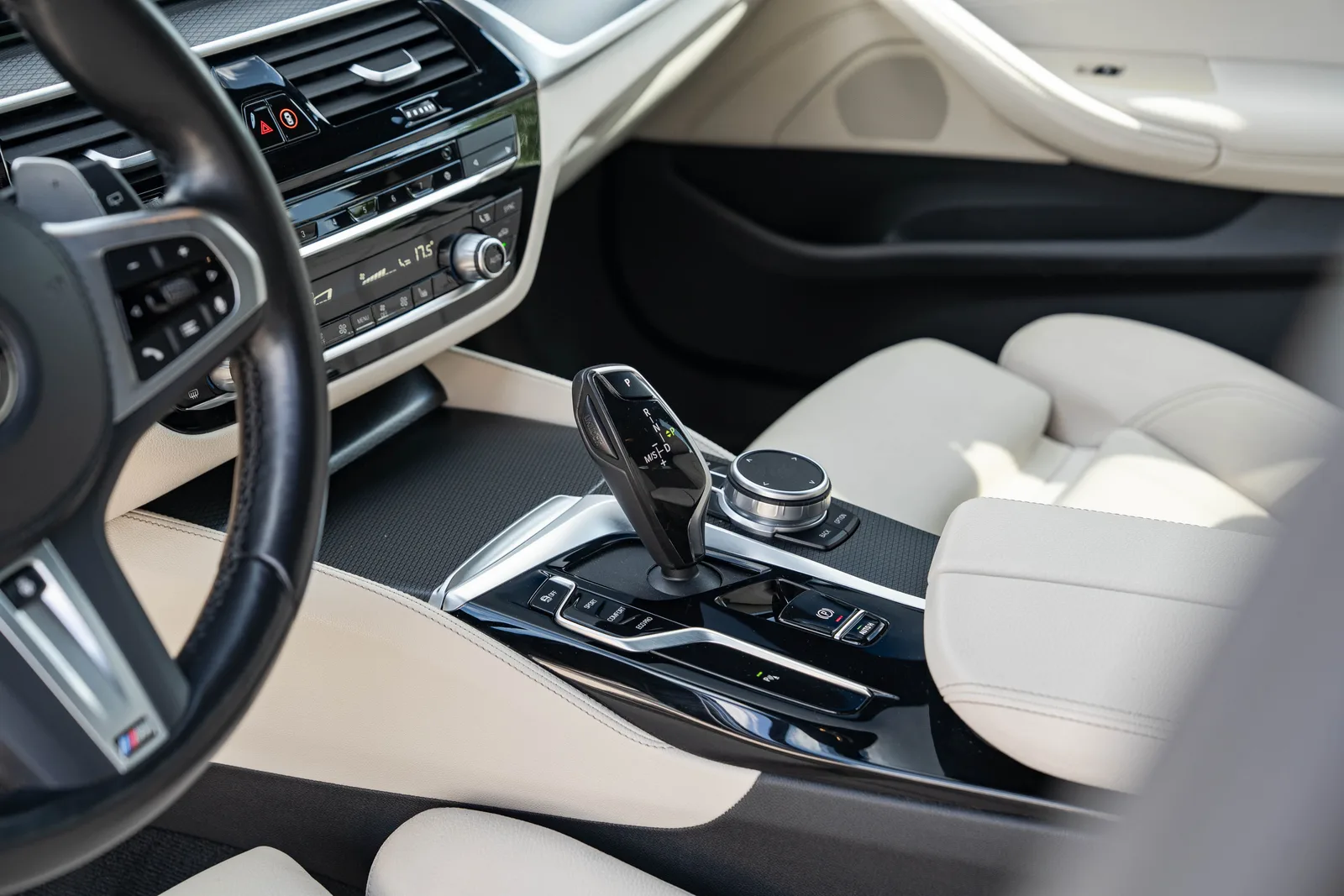 BMW Seria 5 zdjęcie 23
