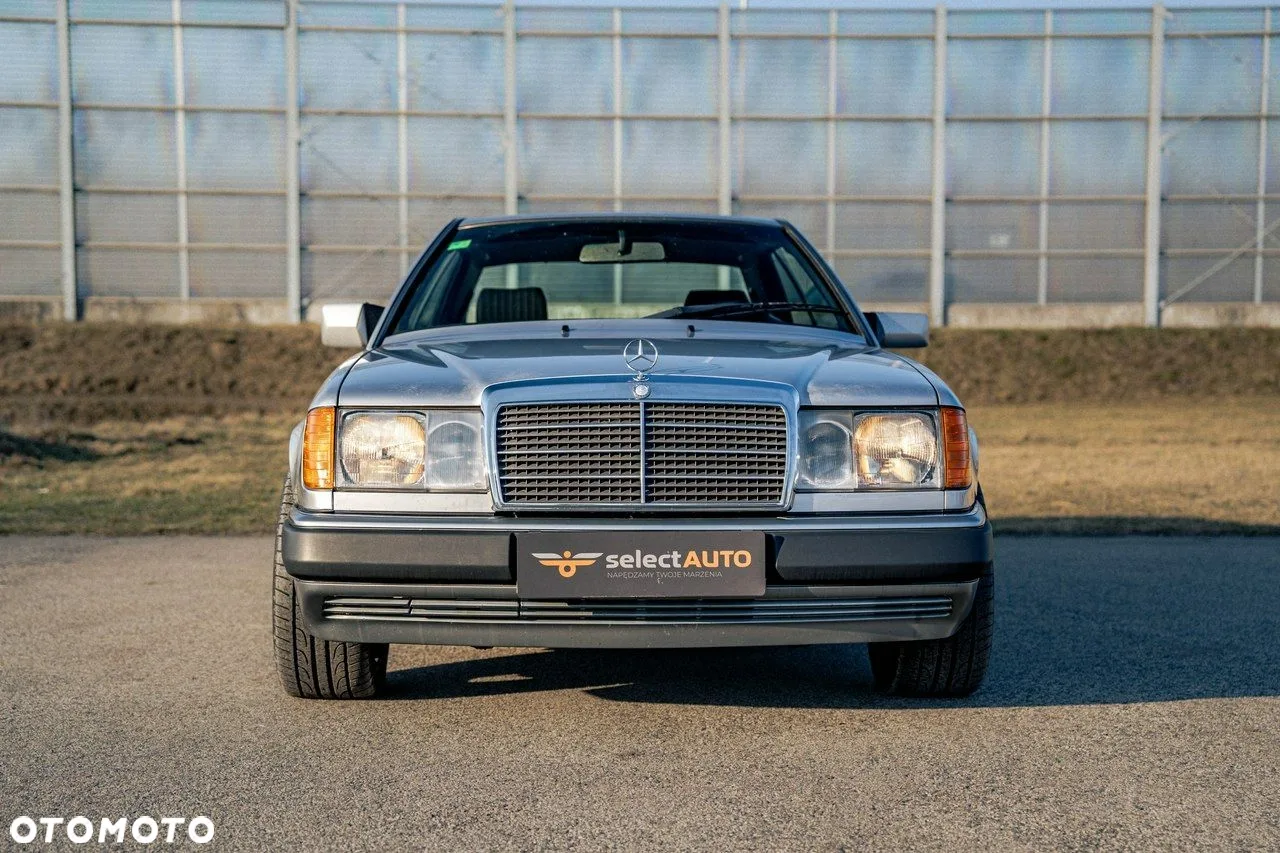 Mercedes-Benz Klasa E (1993) — zdjęcie 2