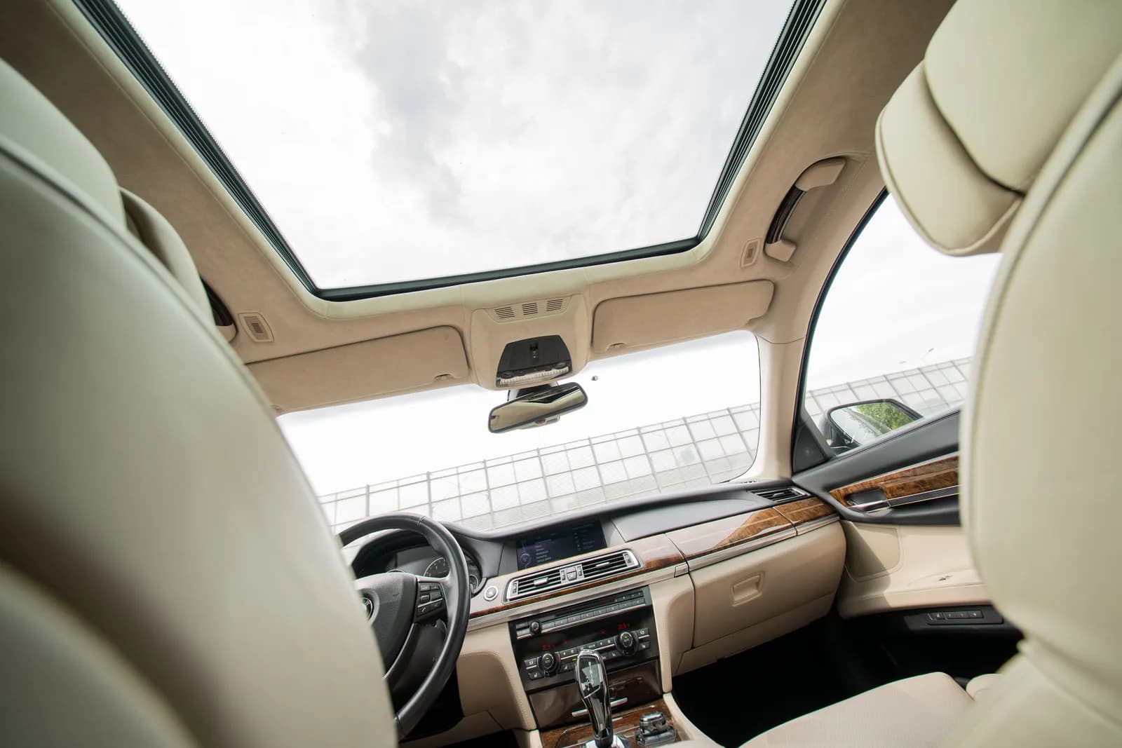 BMW Seria 7 zdjęcie 18