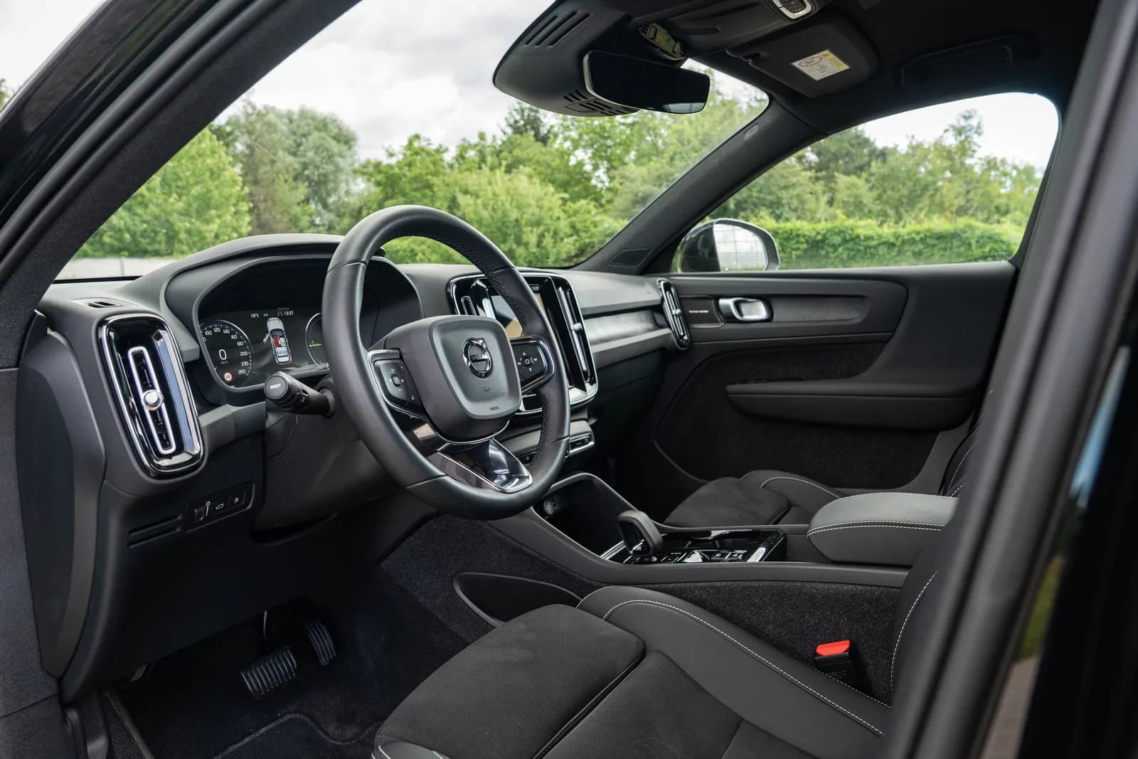 Volvo XC 40 zdjęcie 17