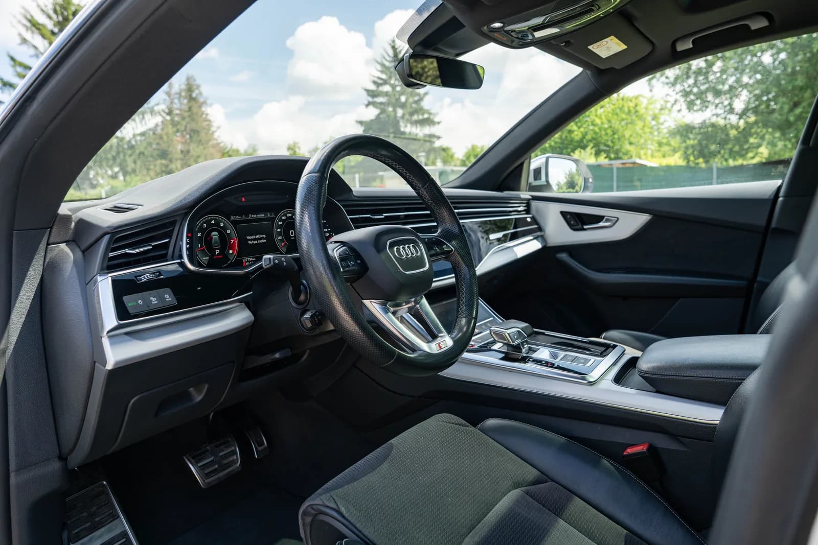 Audi SQ8 zdjęcie 16